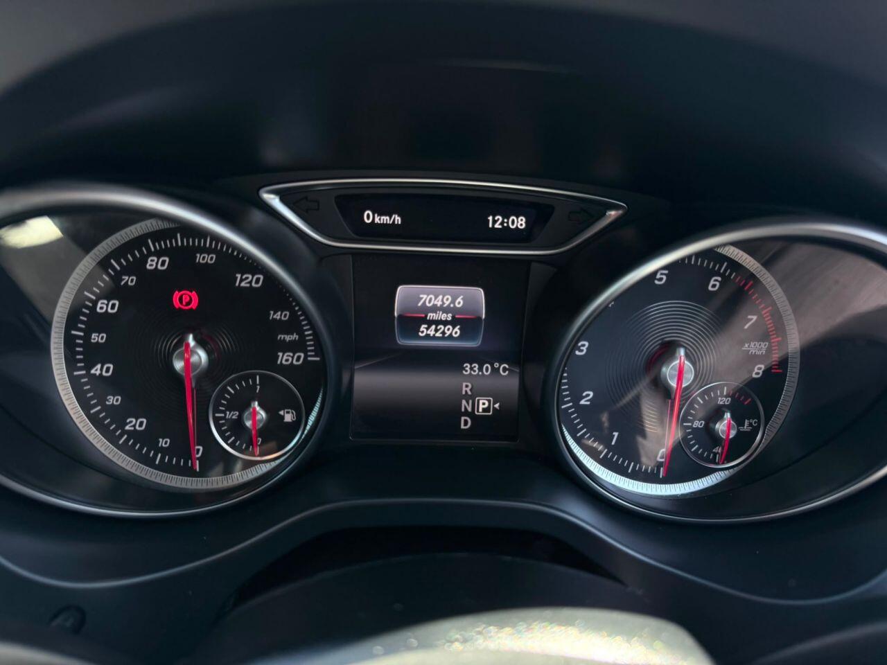 Mercedes-Benz Gla view 39