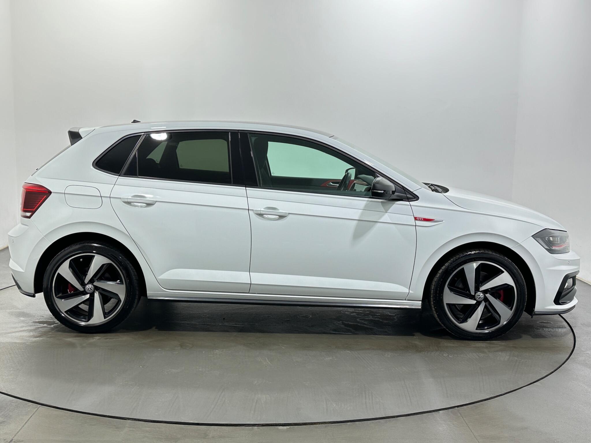 Volkswagen Polo view 9
