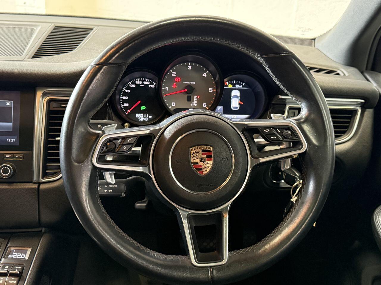 Porsche Macan view 36