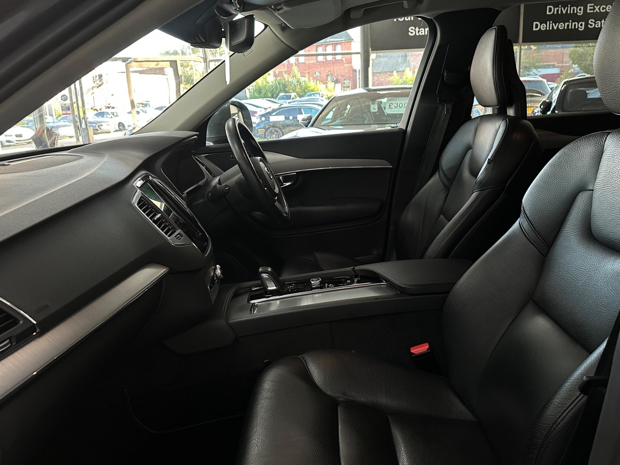 Volvo XC90 view 41