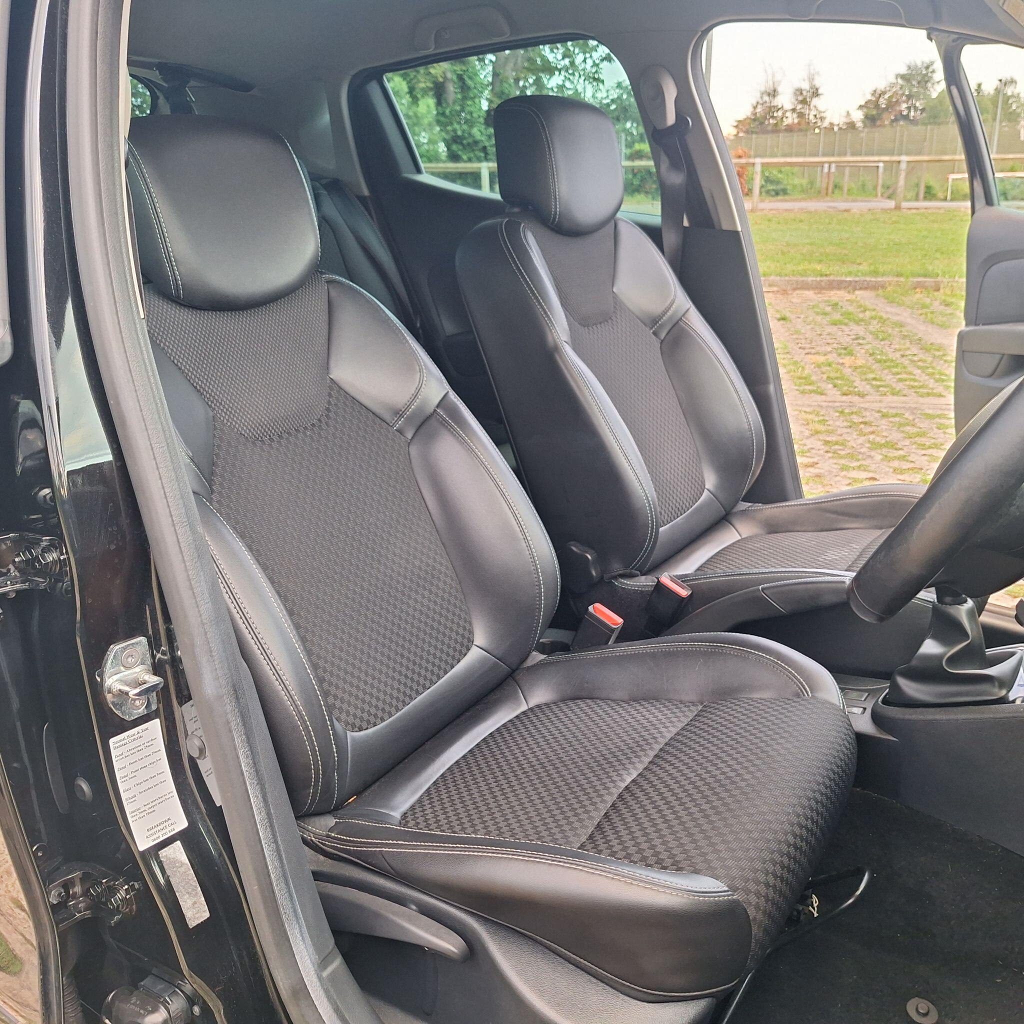 Renault Clio view 15