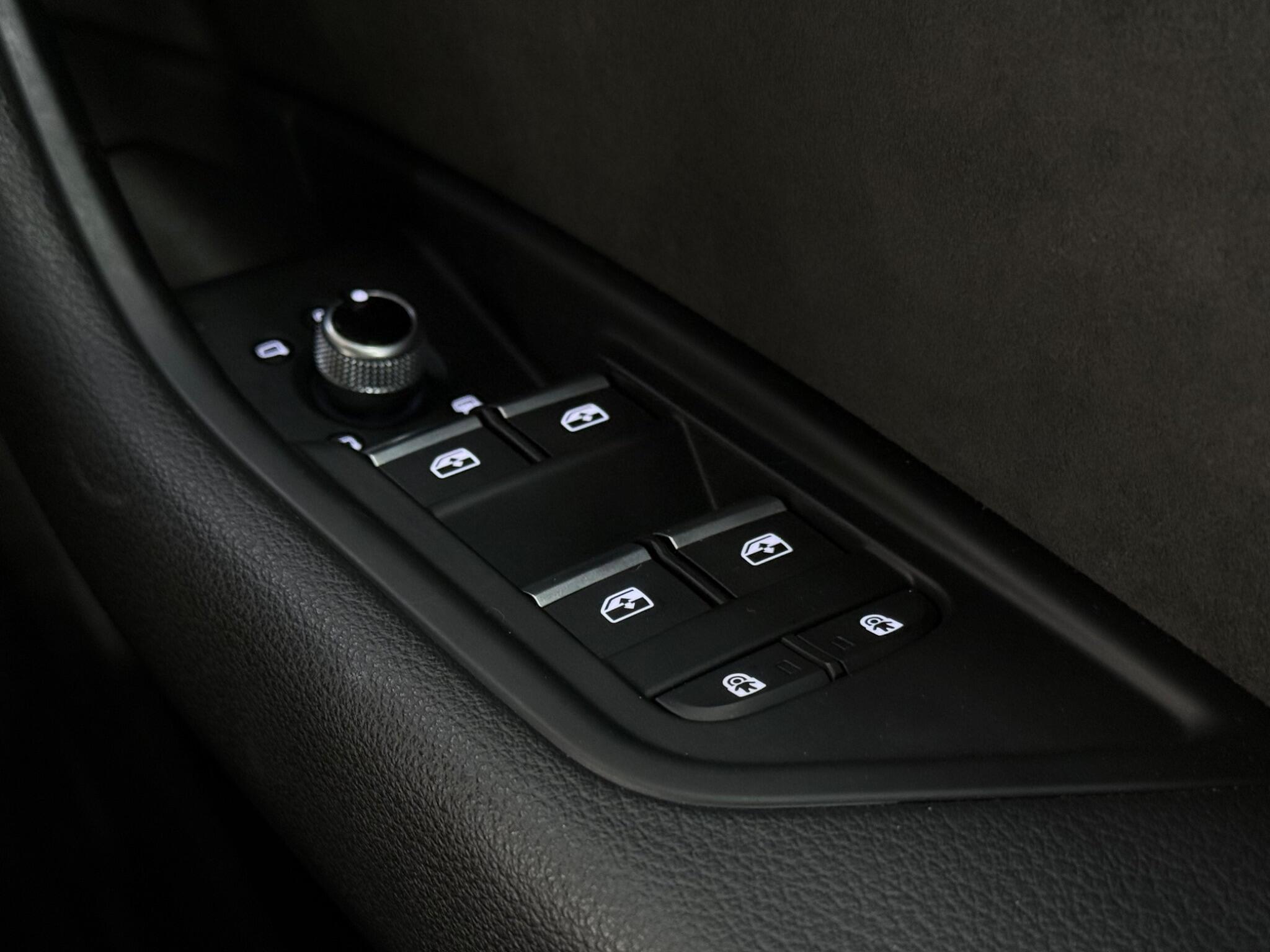 Audi A4 view 18