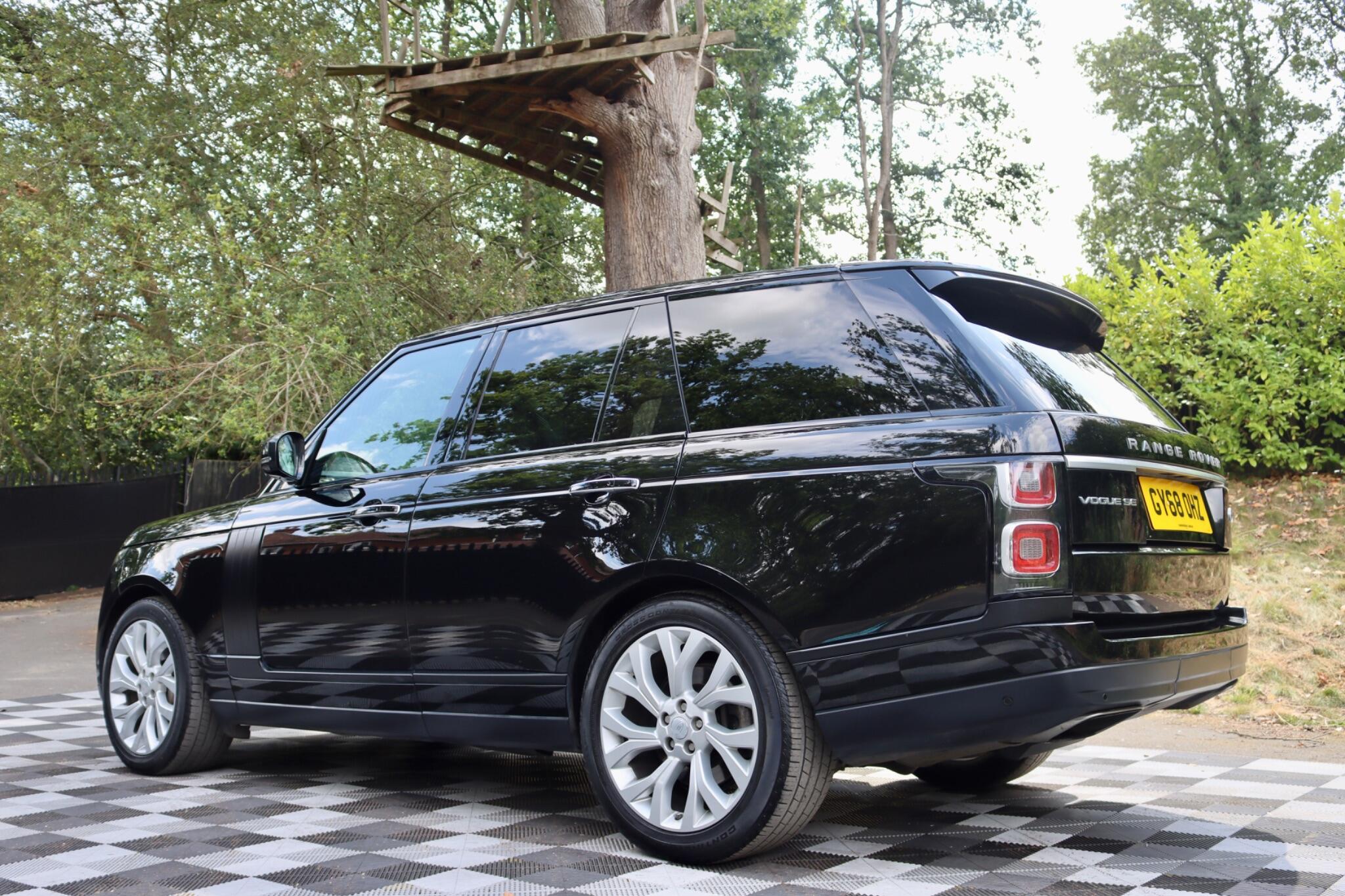 Land Rover Range Rover view 23