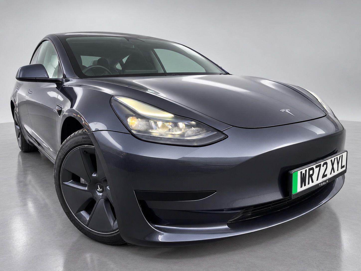 Tesla Model 3 view 4