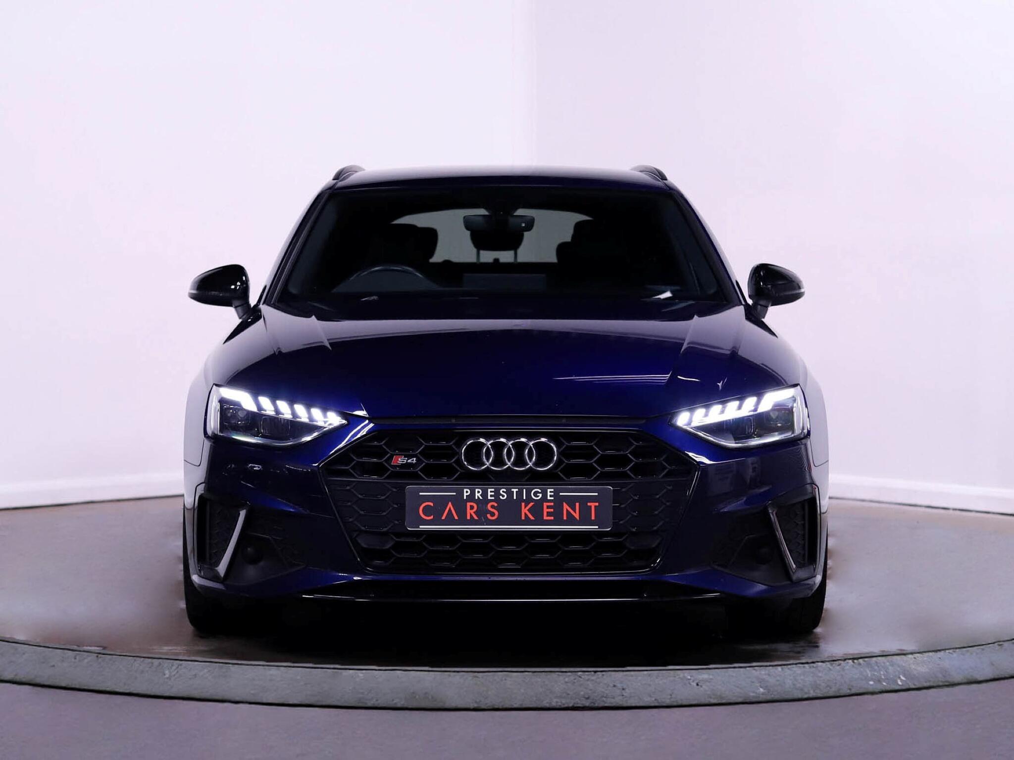 Audi S4 view 7