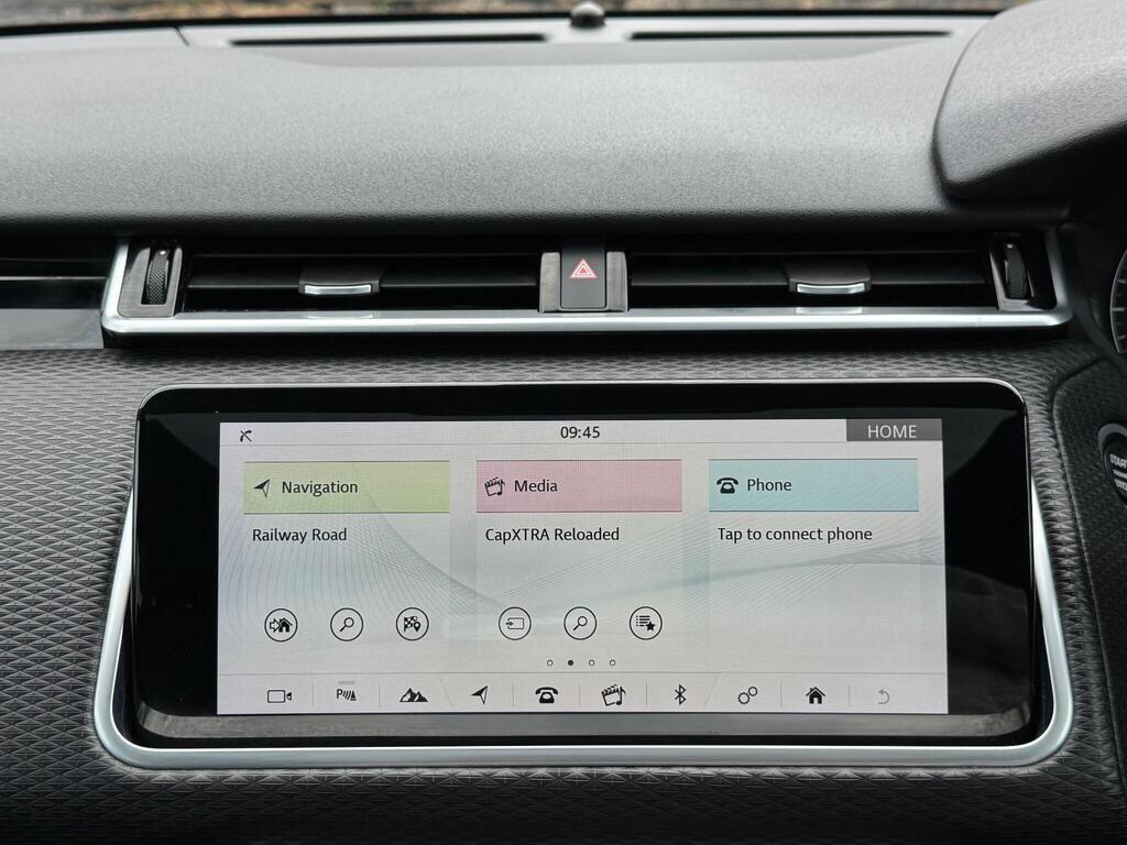 Land Rover Range Rover Velar view 32