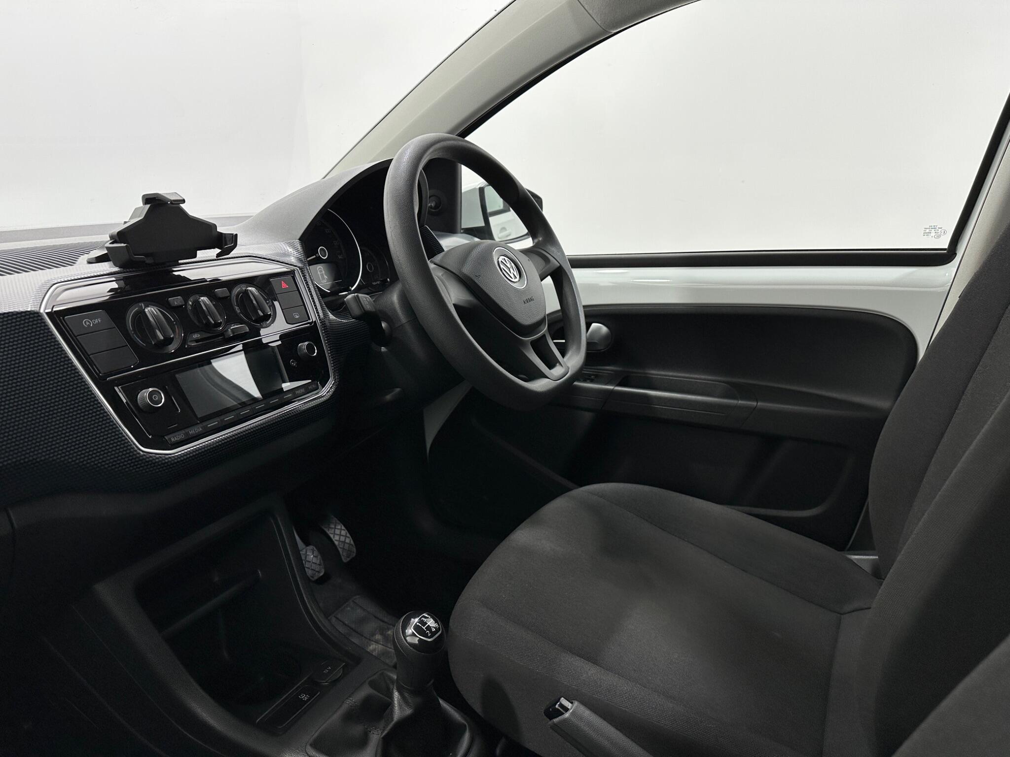 Volkswagen Up! view 25