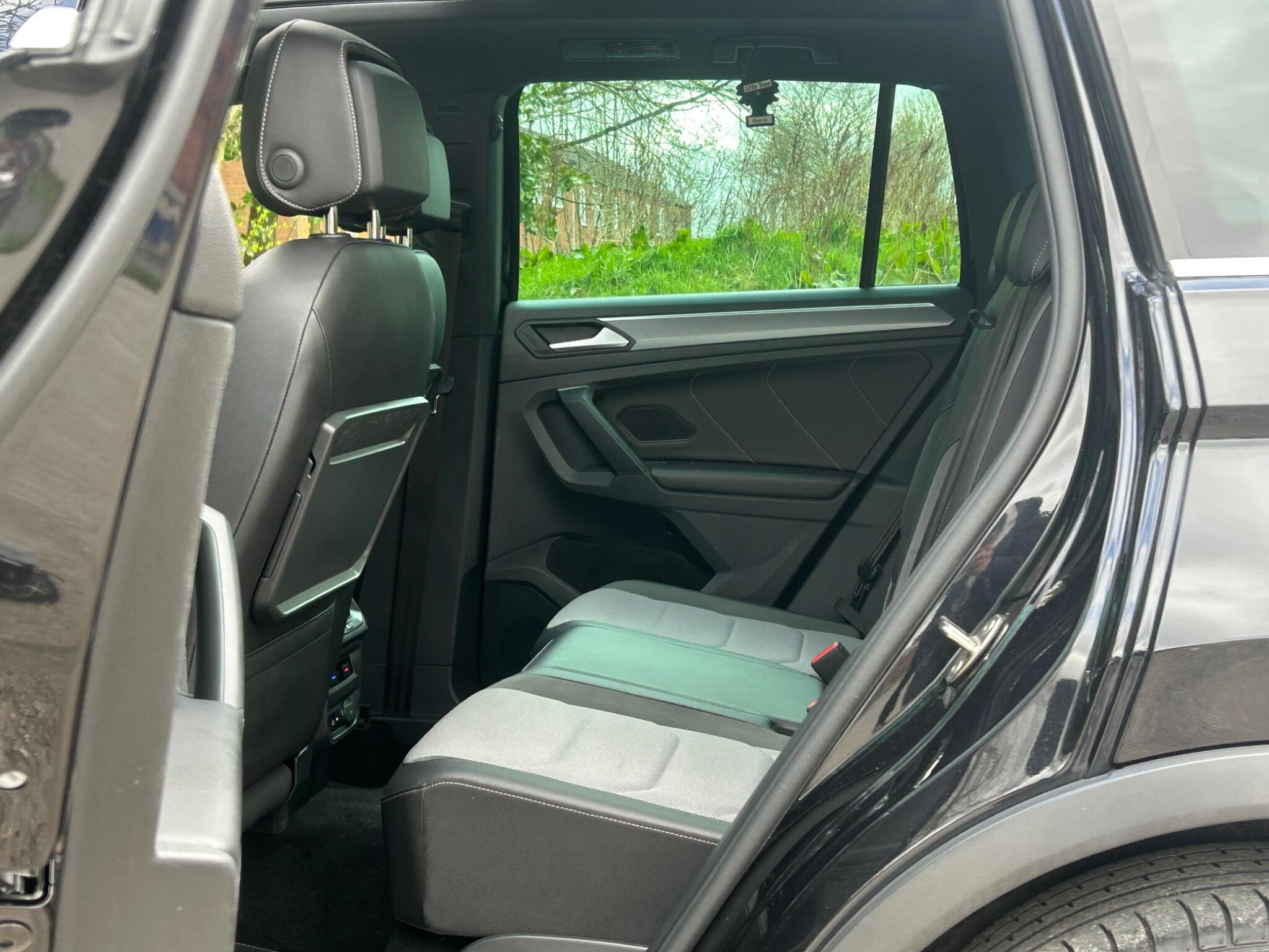 Volkswagen Tiguan view 23