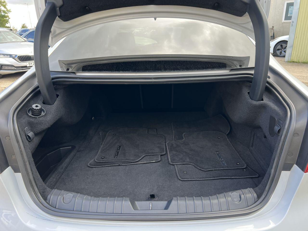 Jaguar XF view 9