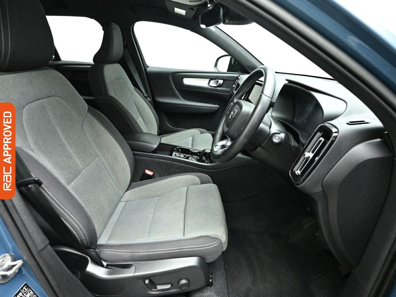 Volvo XC40 view 13
