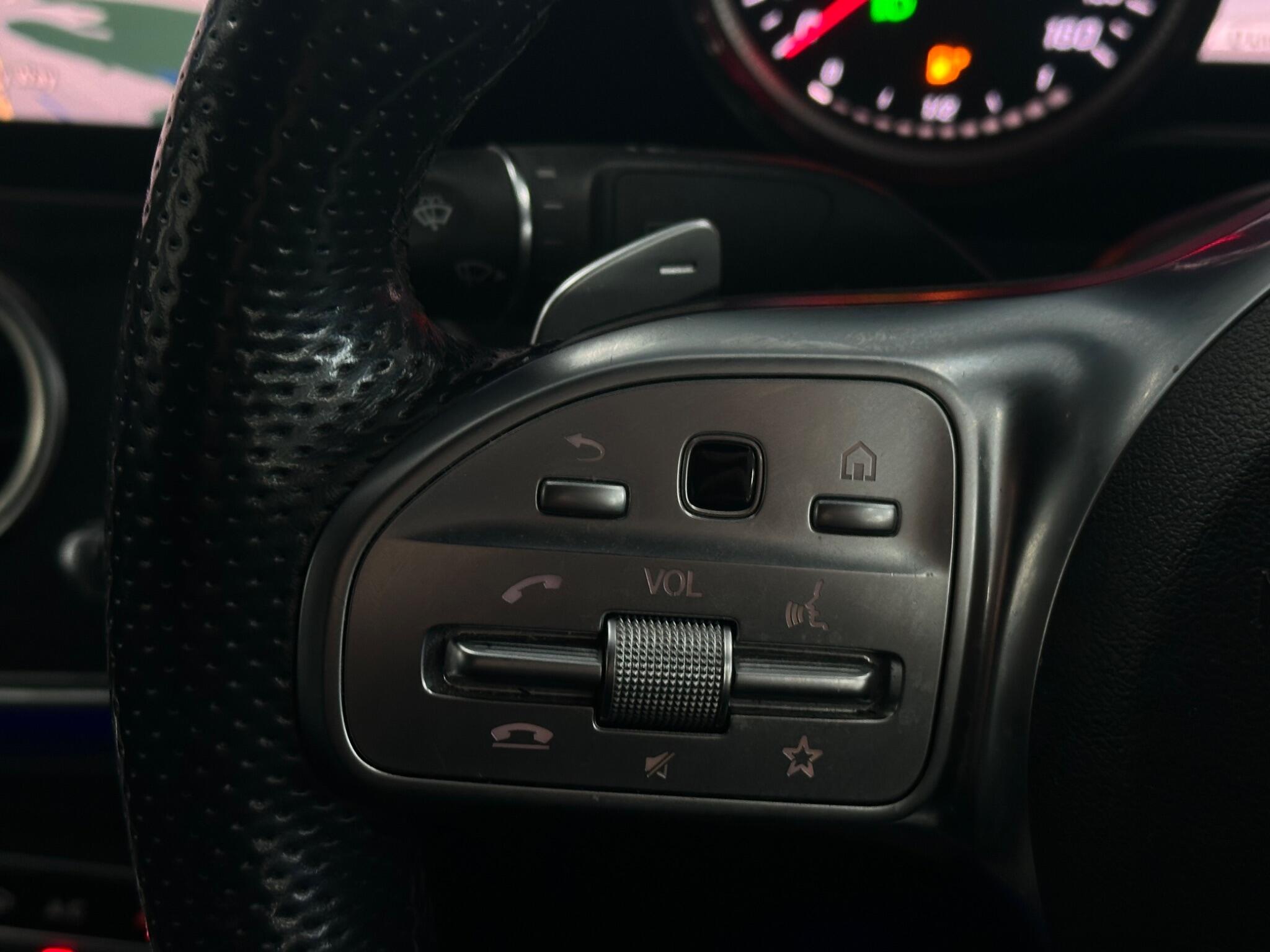 Mercedes-Benz E Class view 23