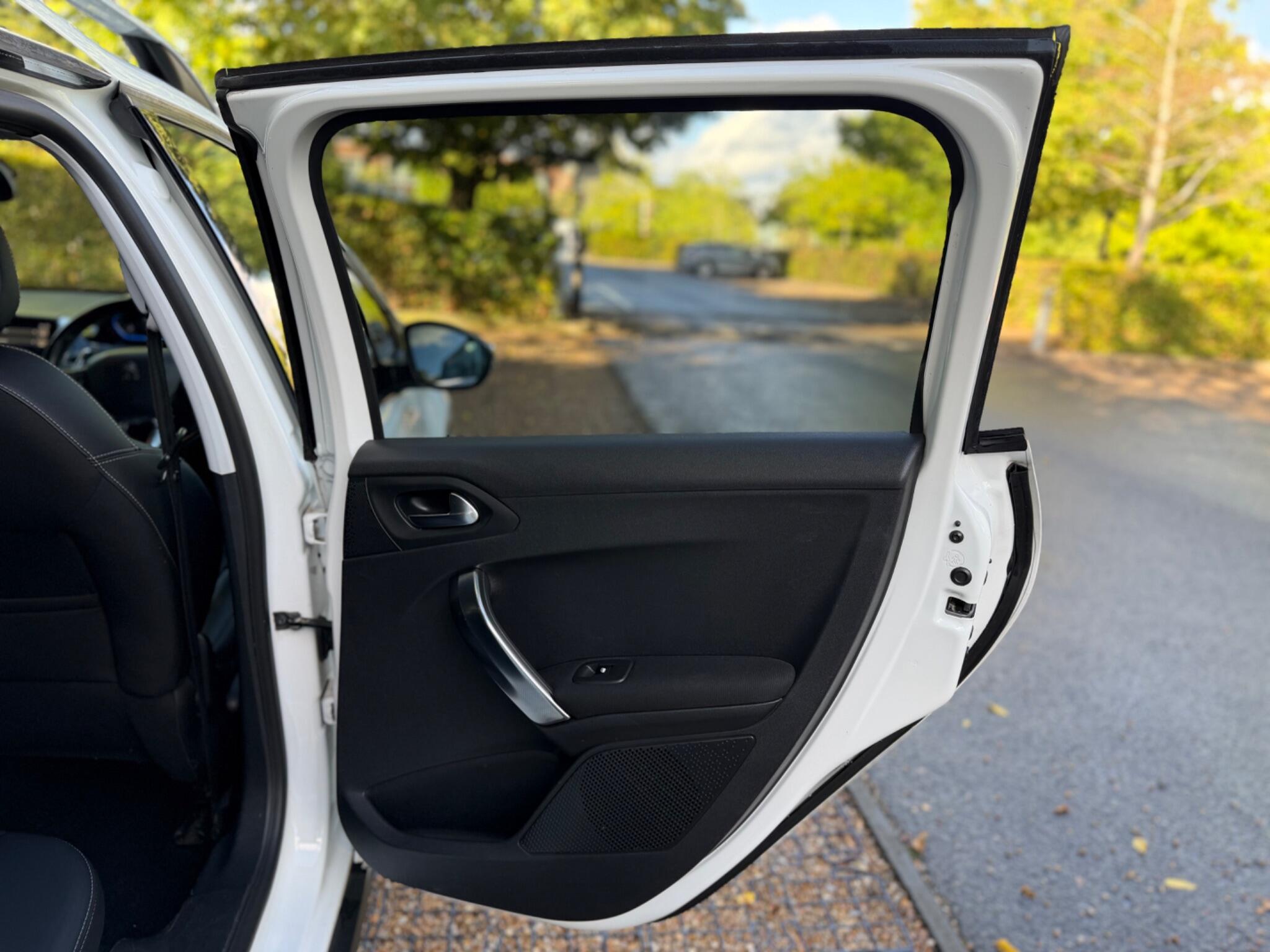 Peugeot 2008 view 52
