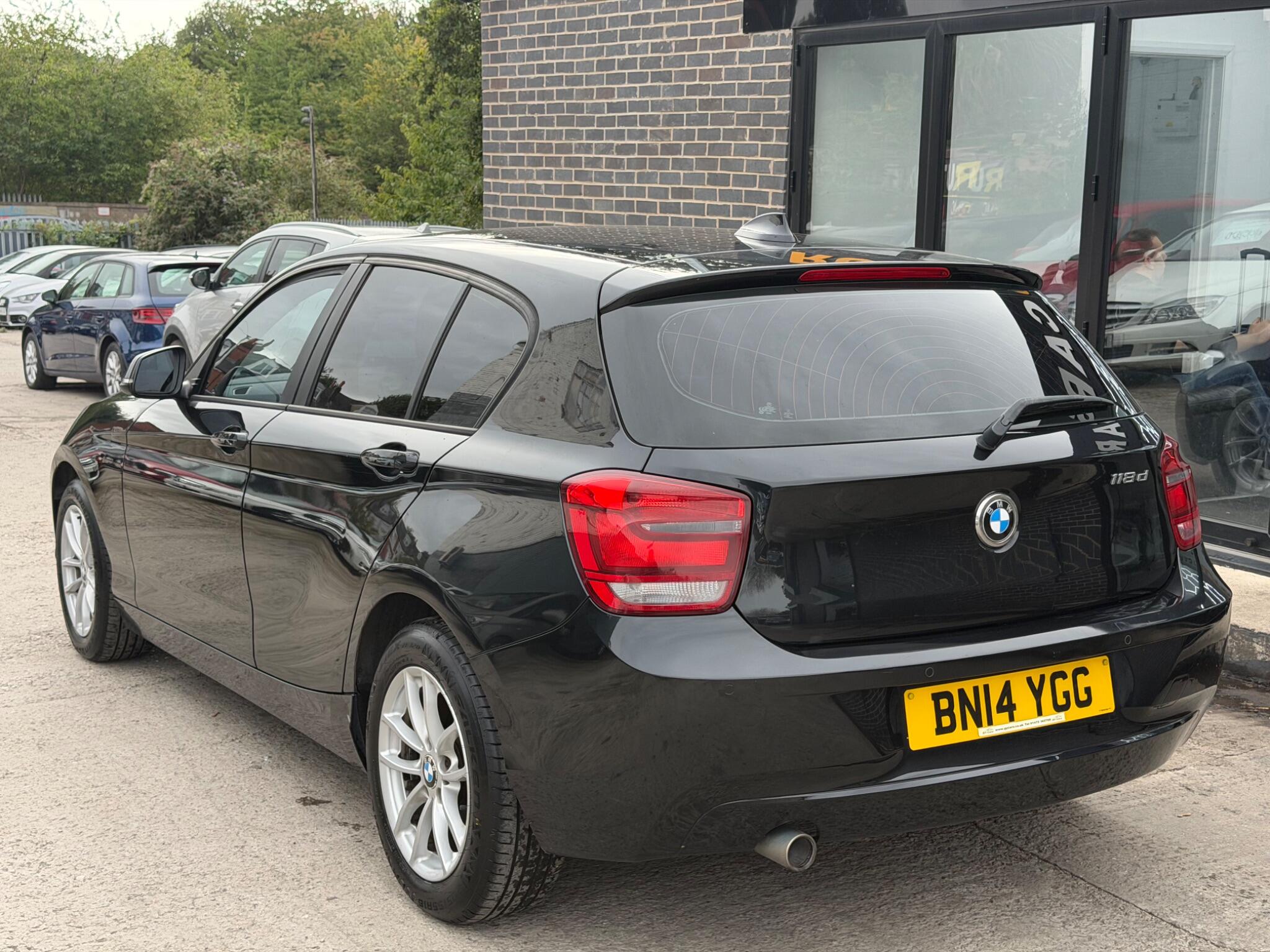 BMW 1 Series view 6