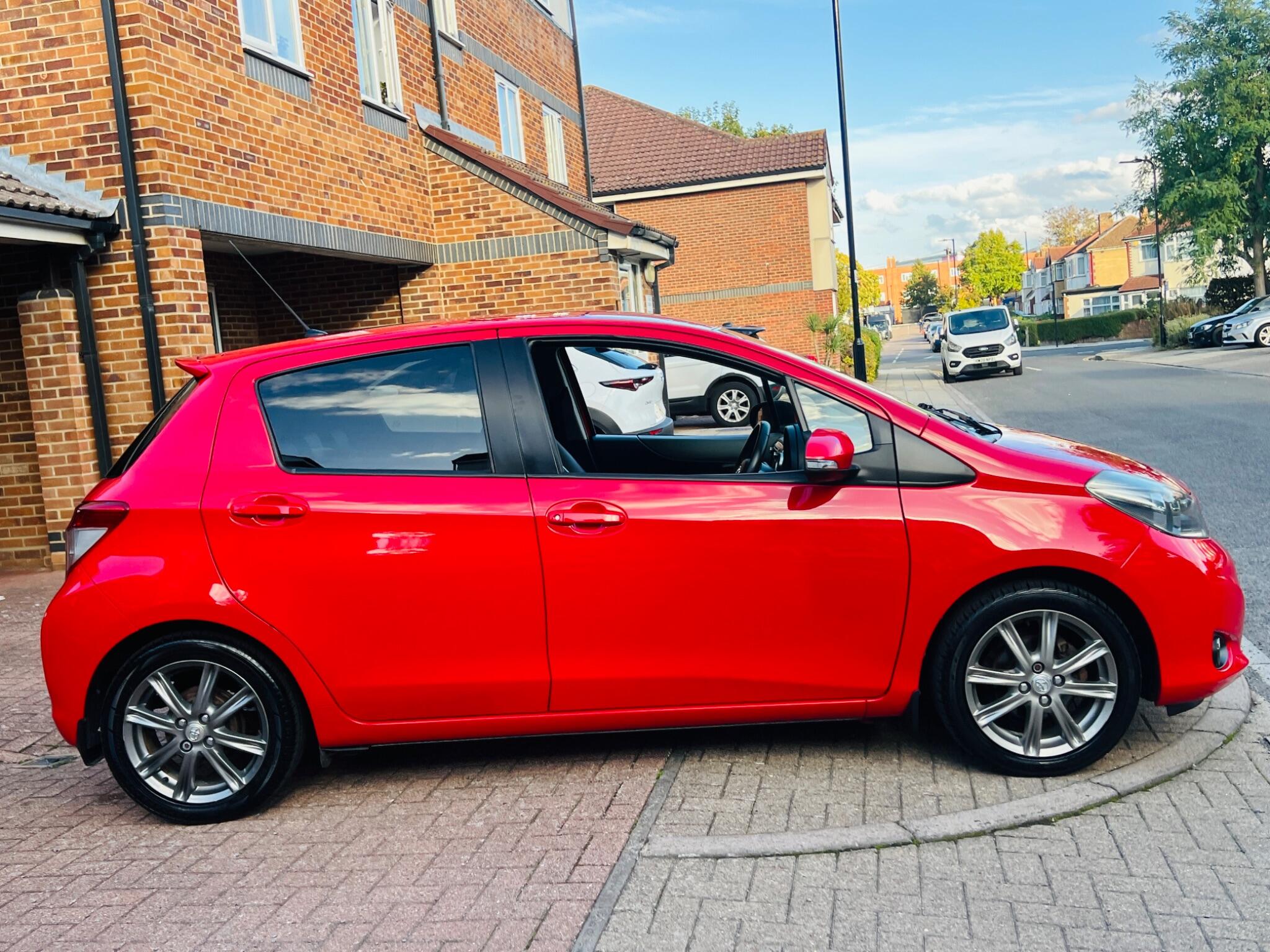 Toyota Yaris view 21