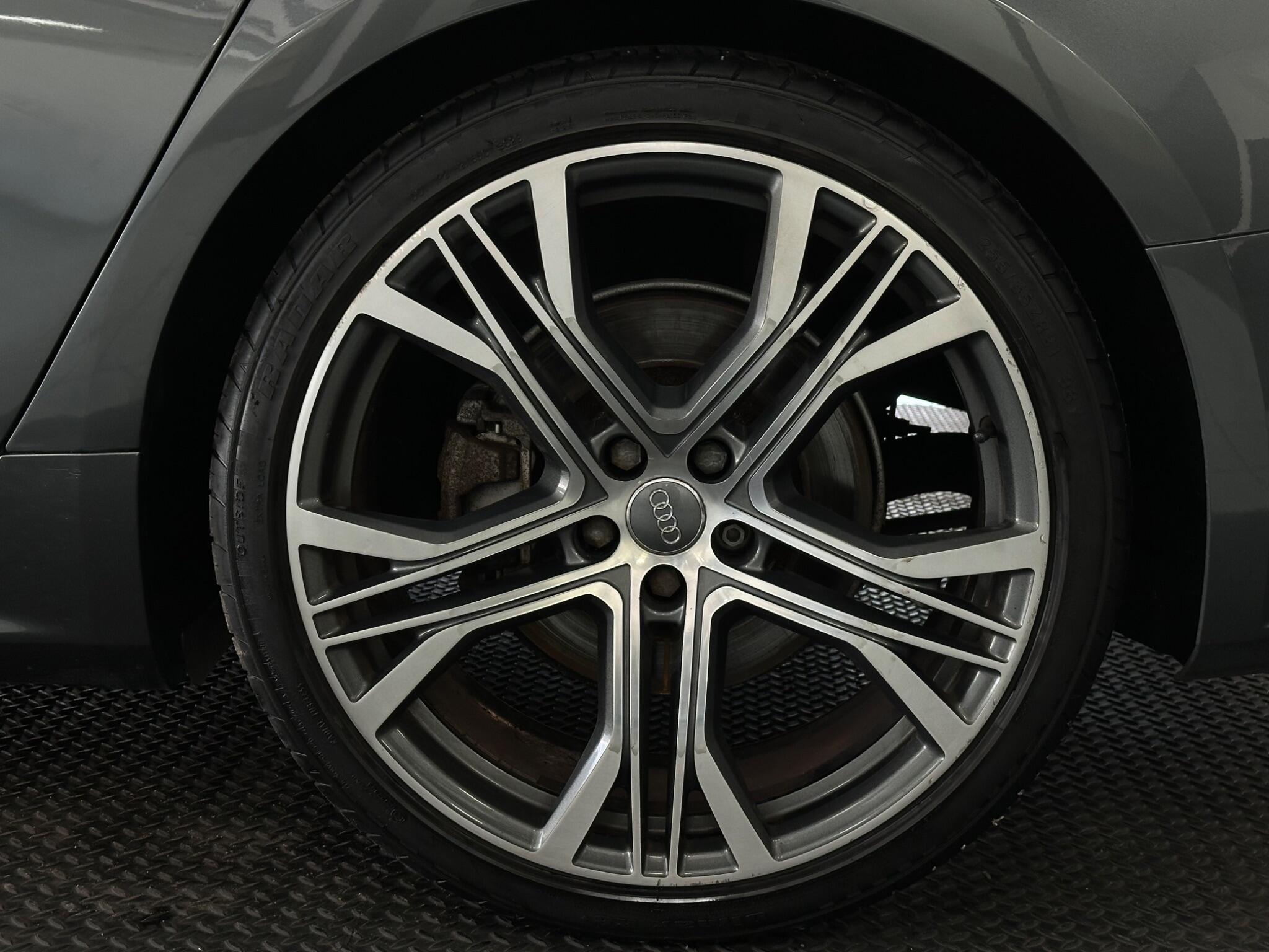 Audi A7 view 44