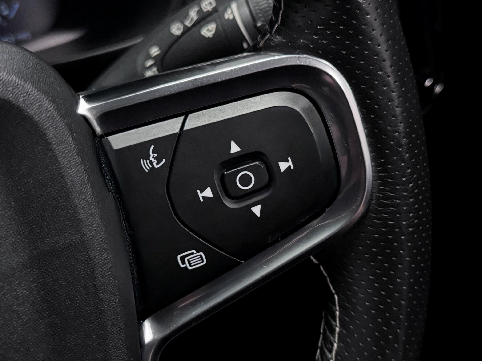 Volvo XC40 view 30
