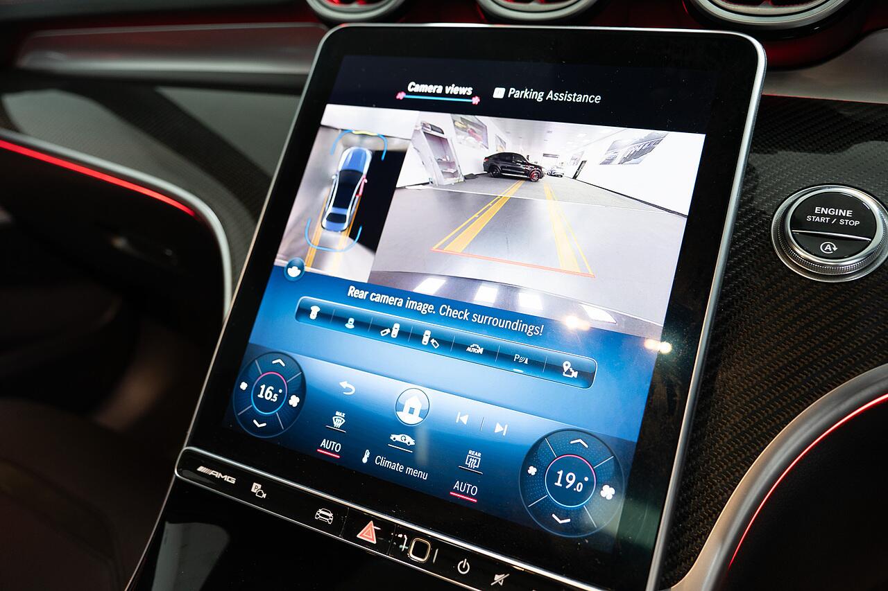 Mercedes-Benz C-Class view 18