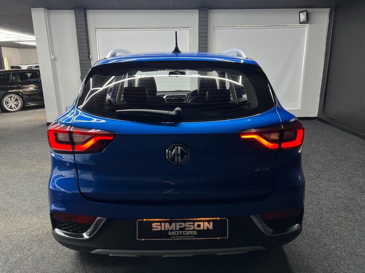 MG ZS view 9