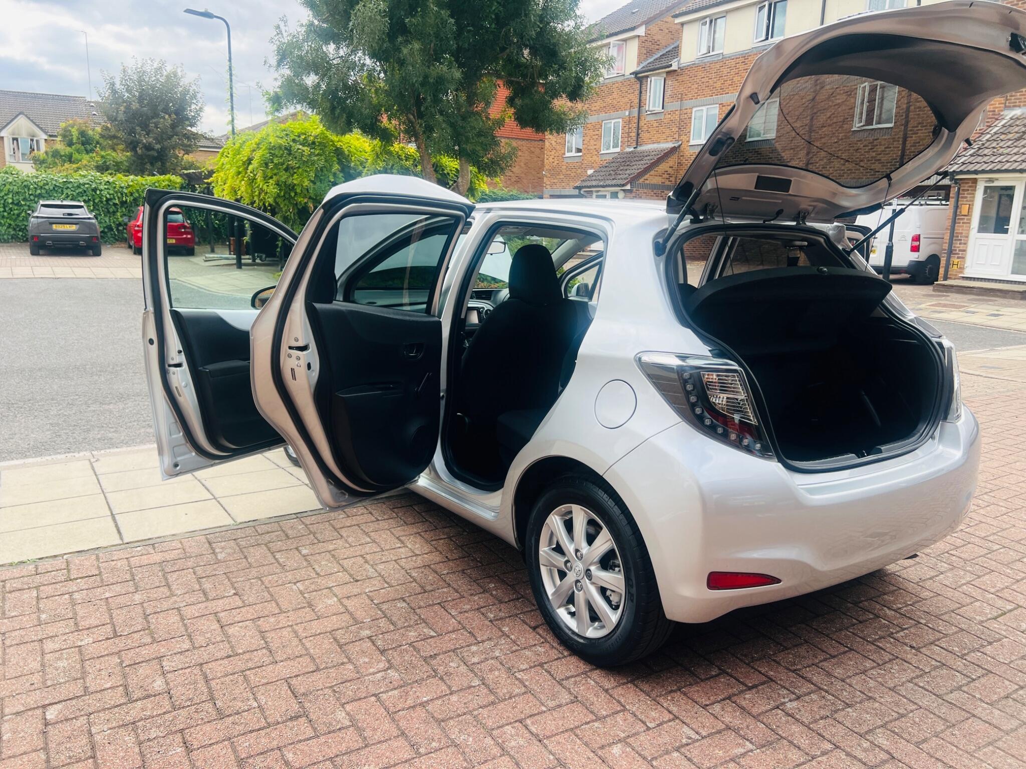 Toyota Yaris view 20