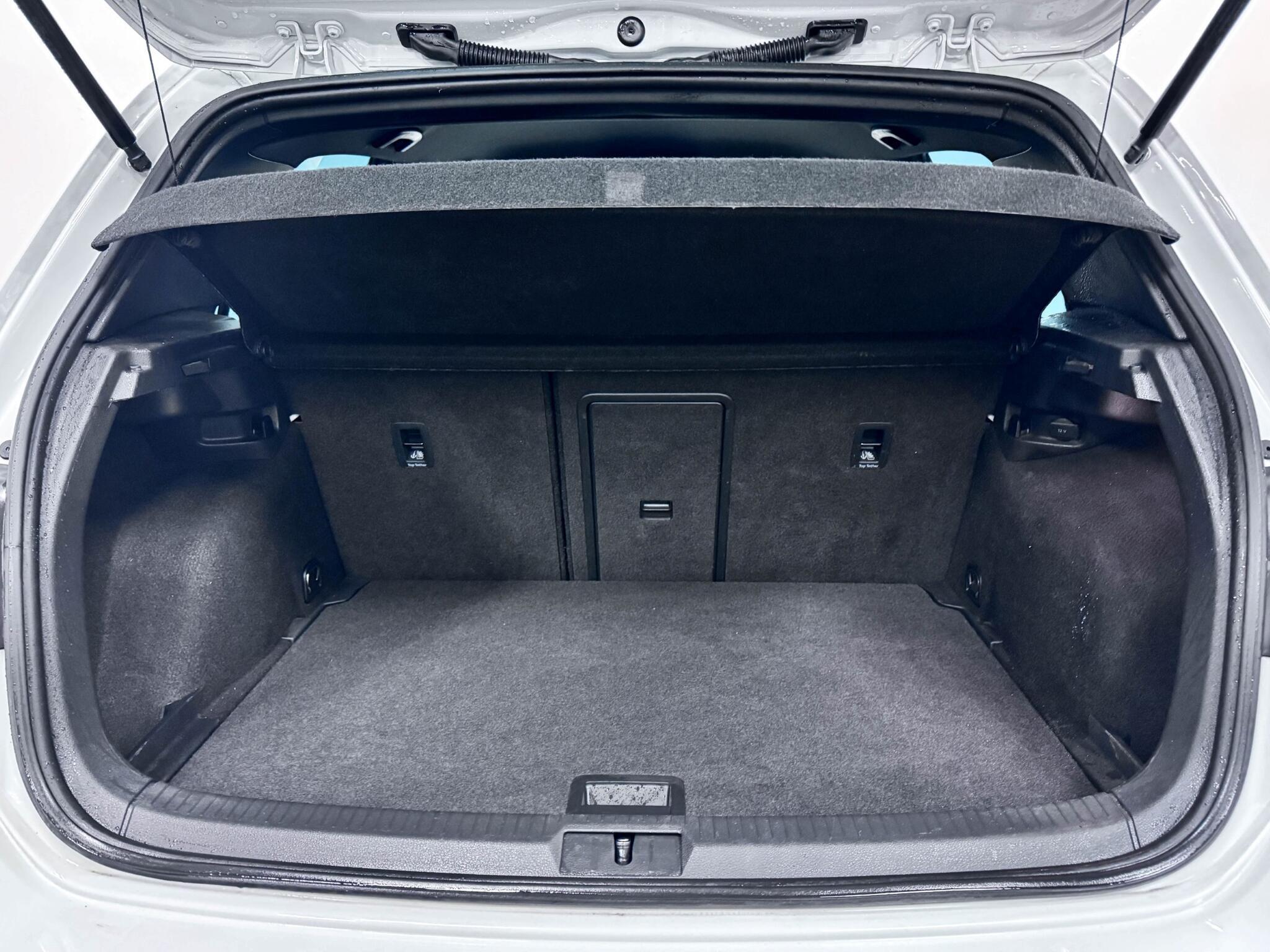 Volkswagen Golf view 7
