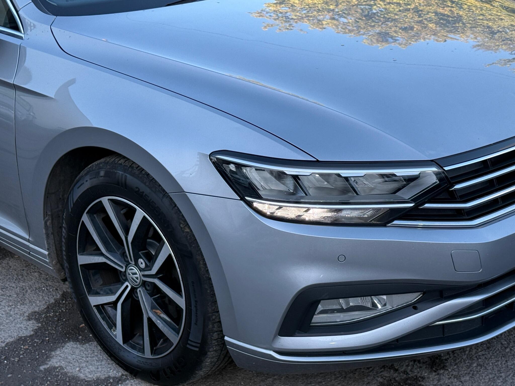 Volkswagen Passat - Image 22