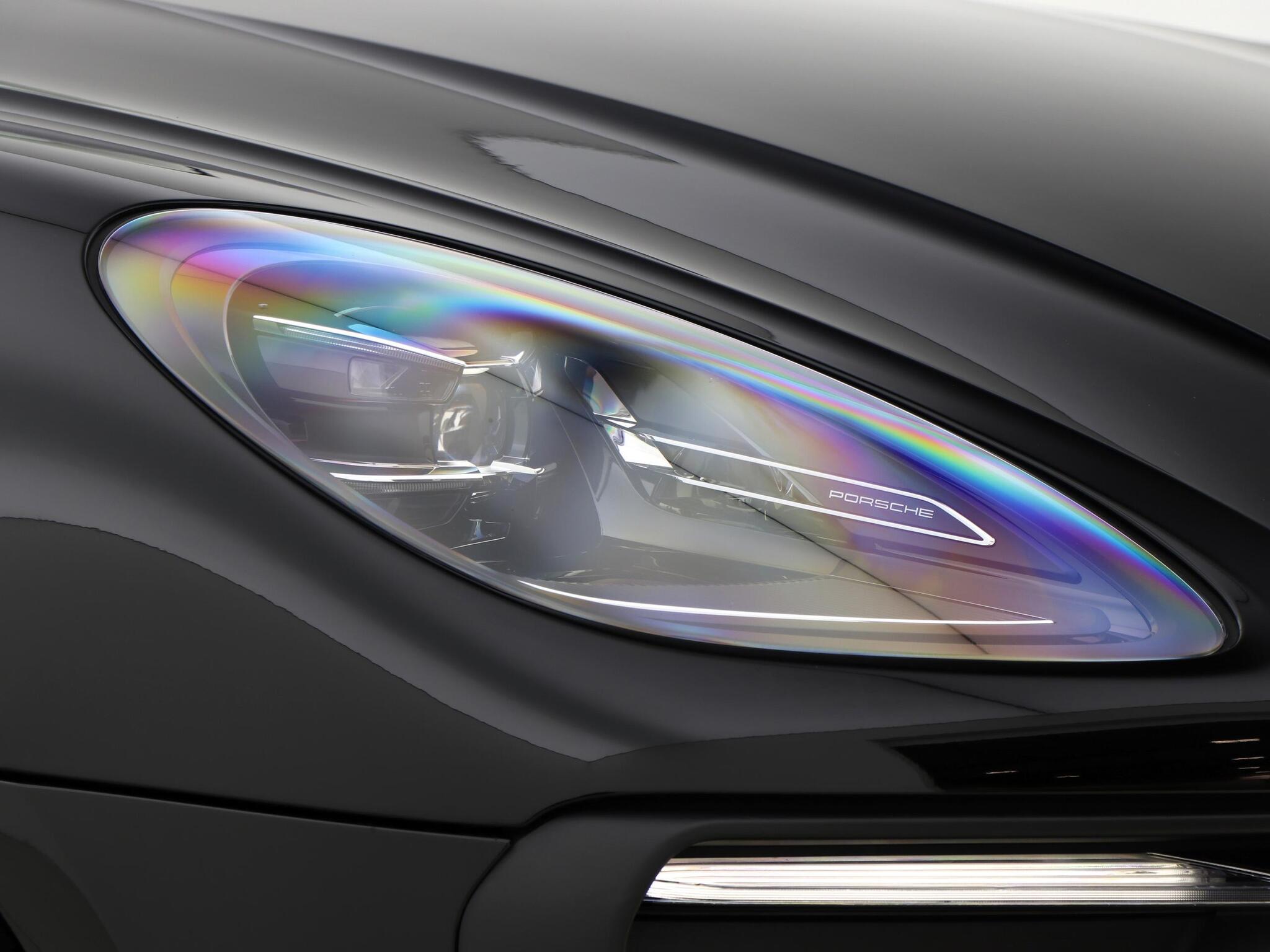 Porsche Macan view 14