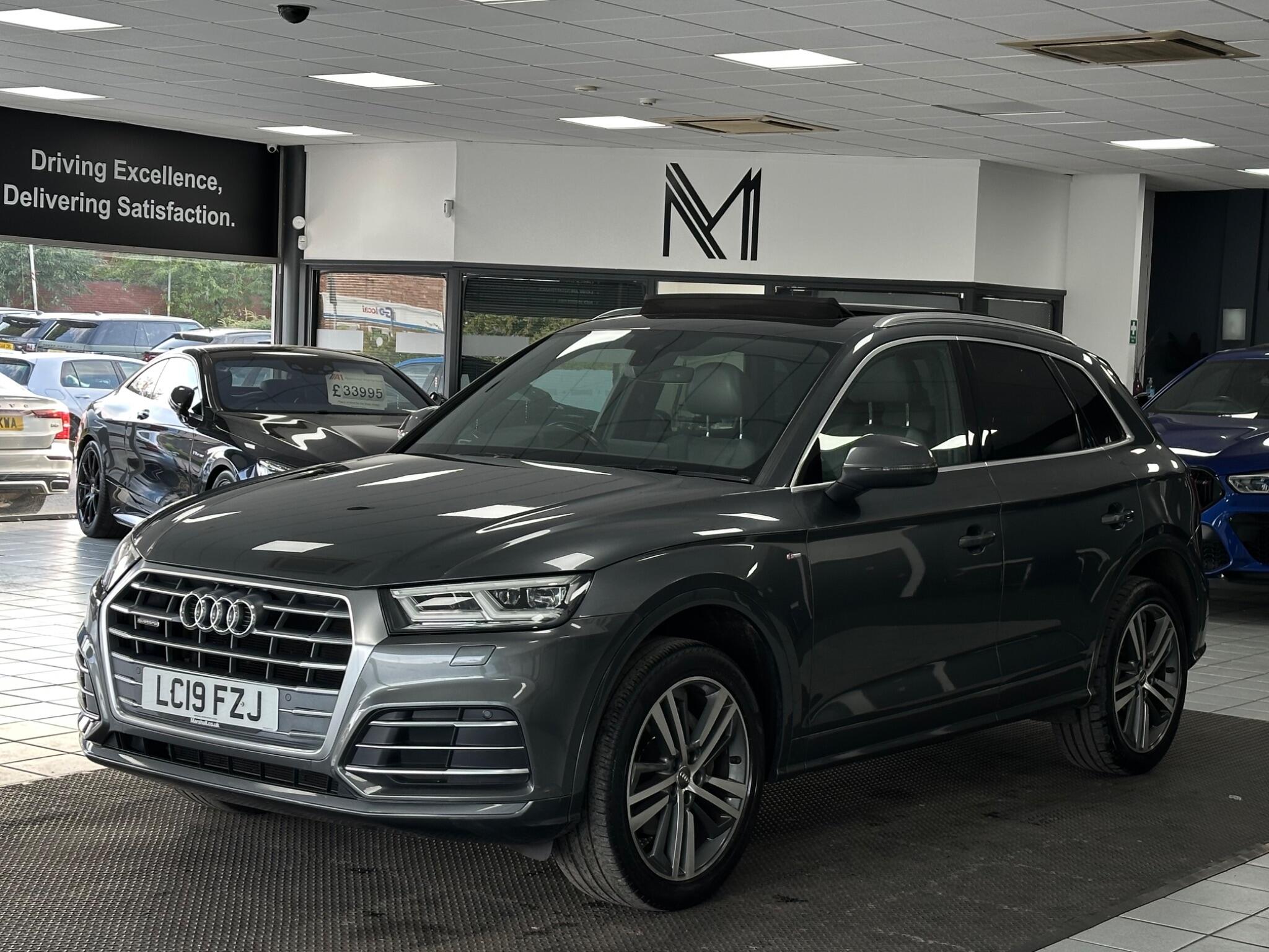 Audi Q5 view 6