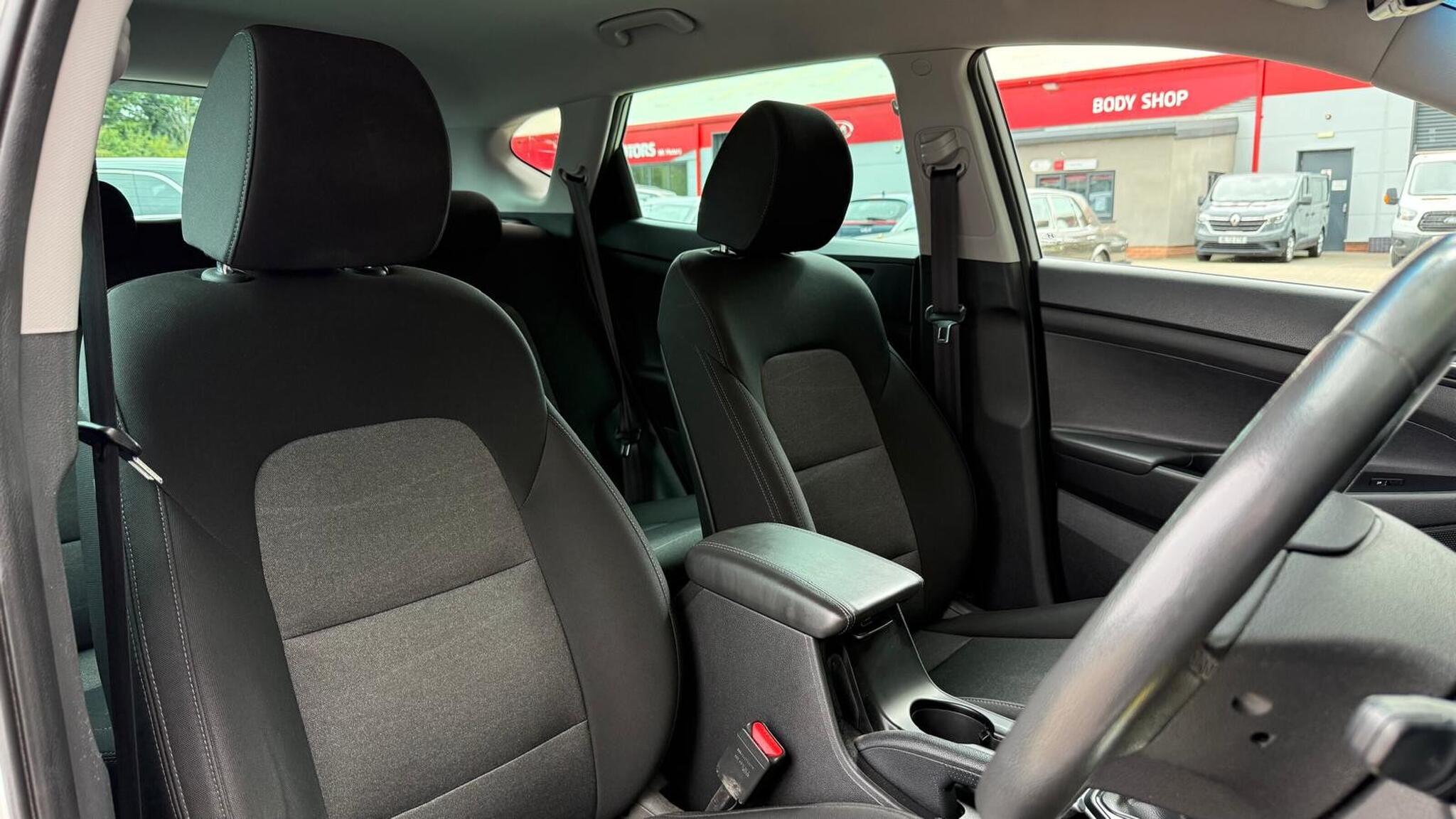 Hyundai Tucson view 23