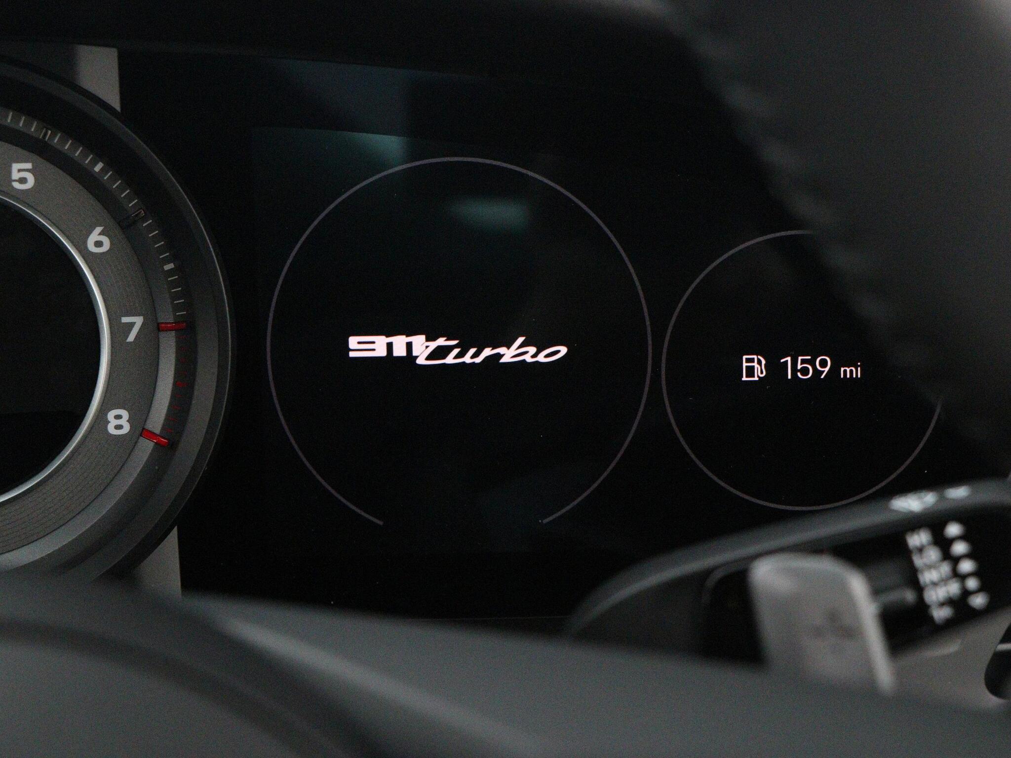 Porsche 911 view 40