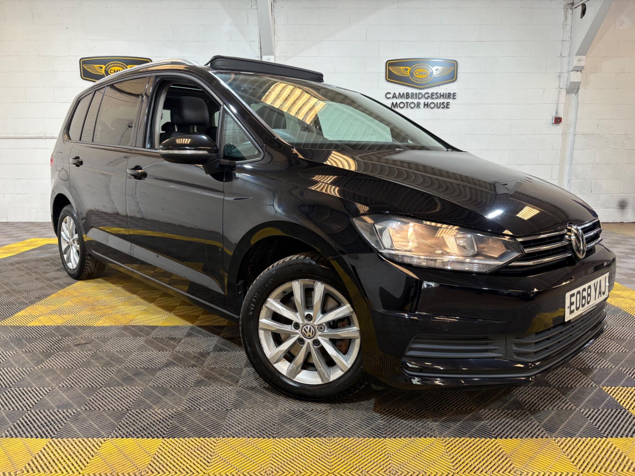Volkswagen Touran main image