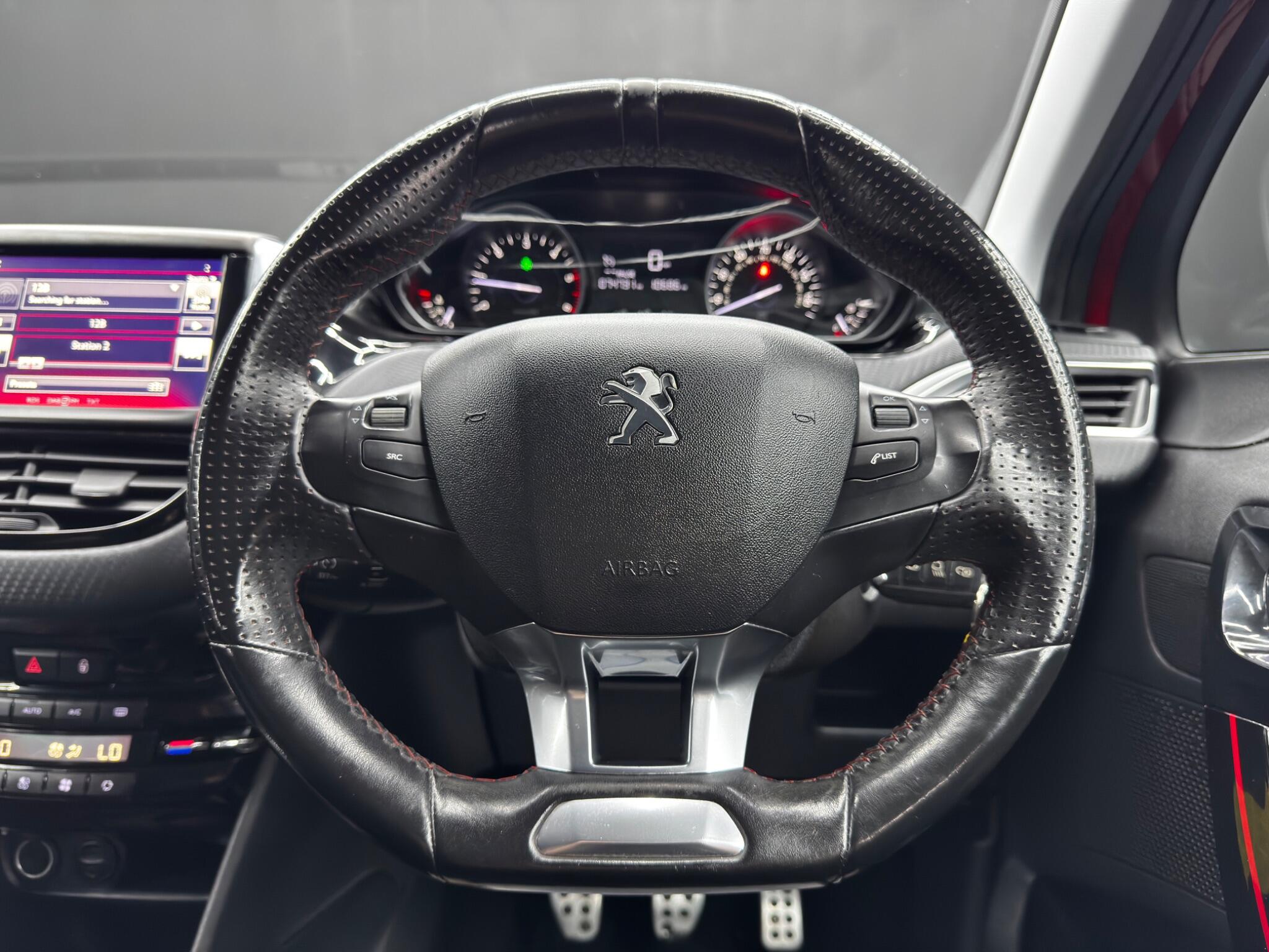 Peugeot 208 view 19
