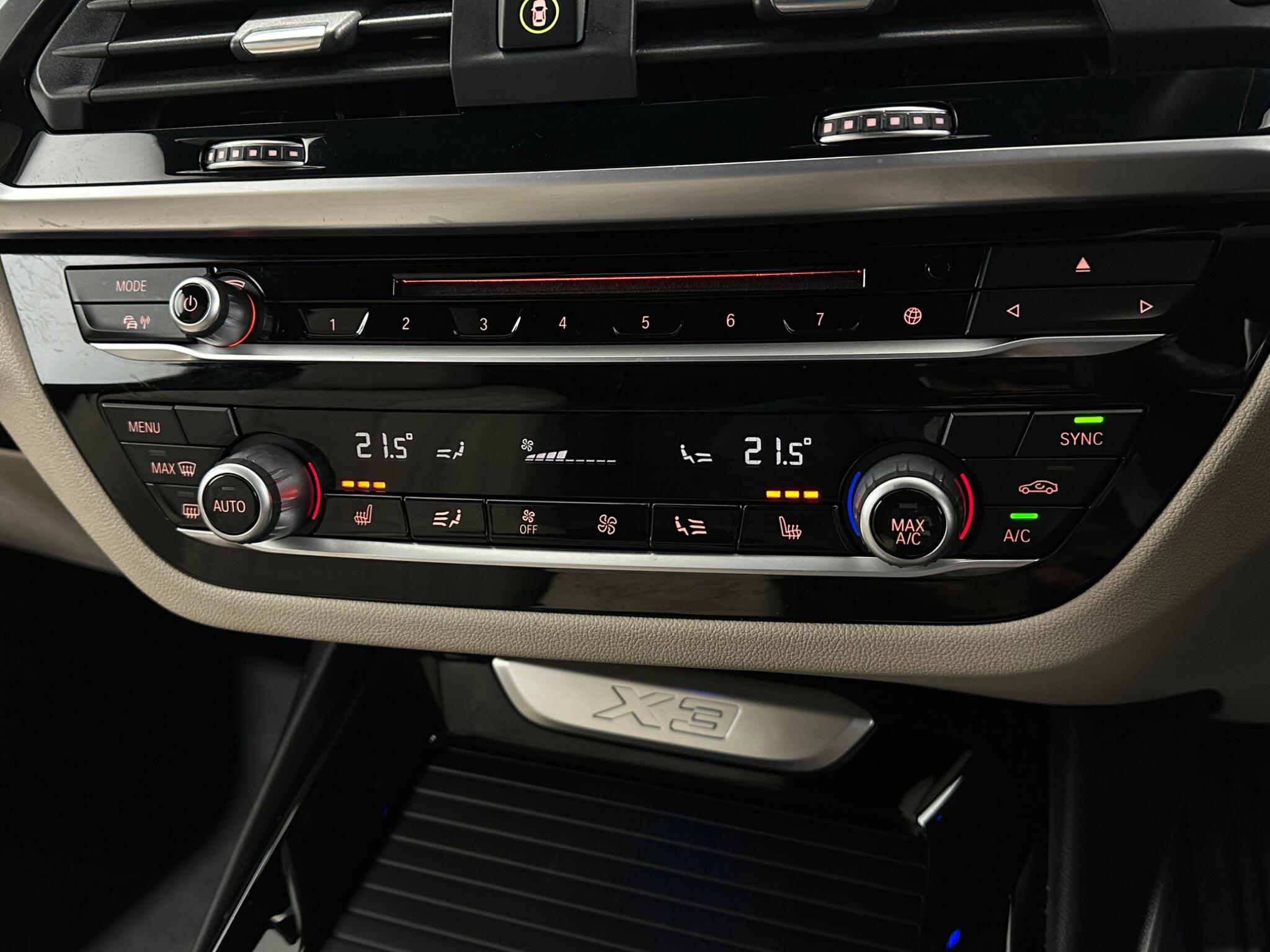 BMW X3 view 24