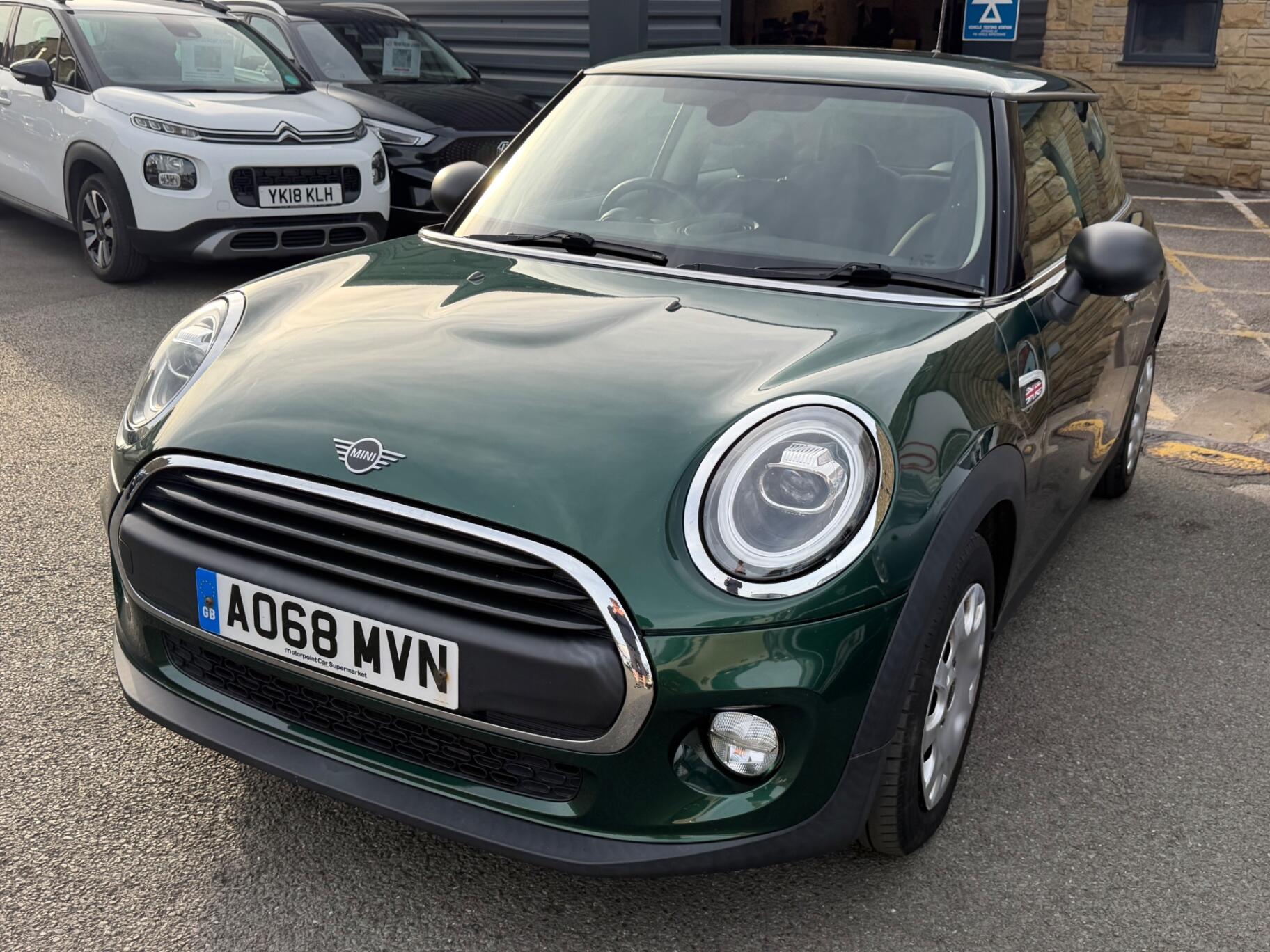 Mini Hatch view 5