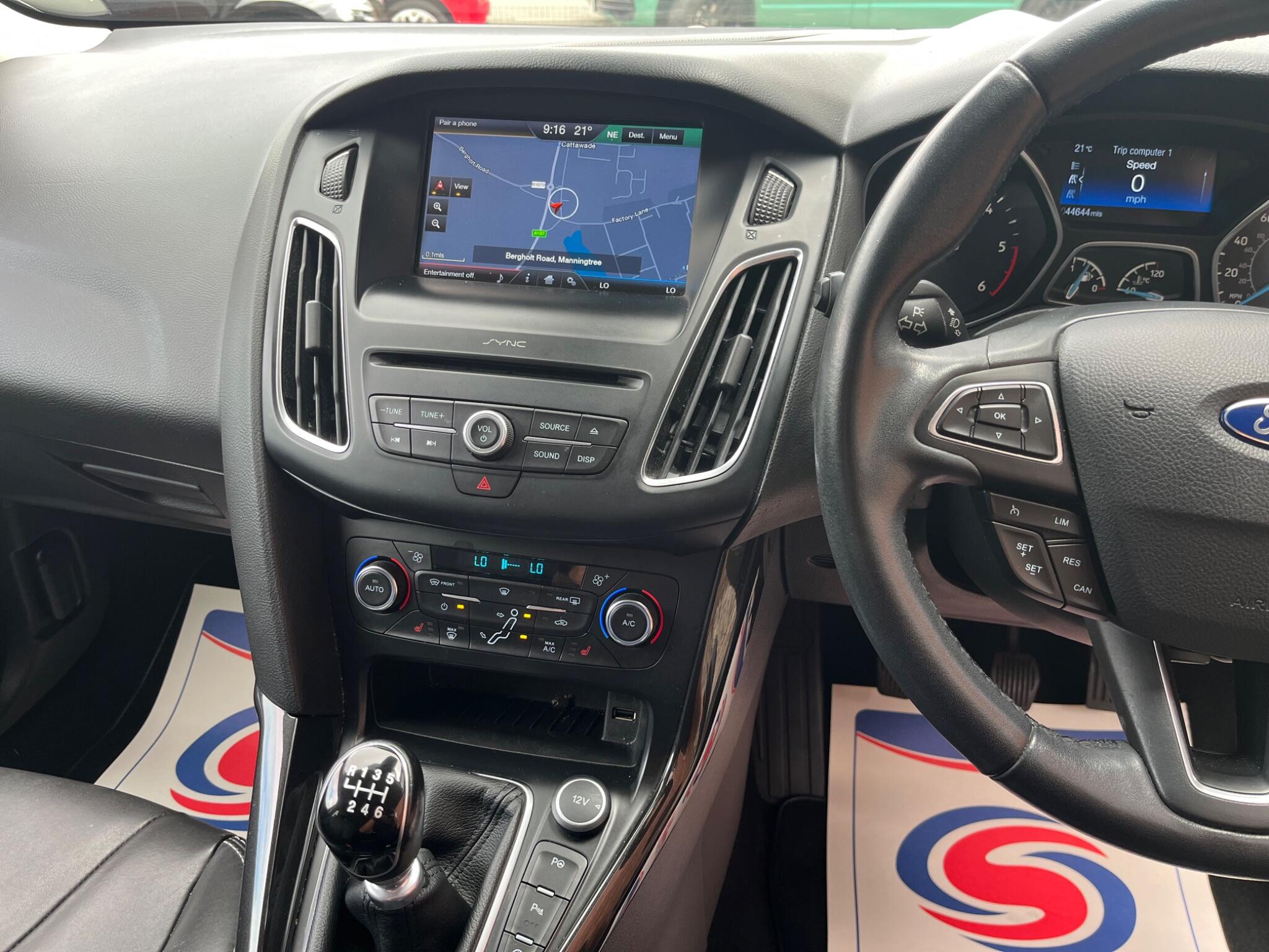 Ford Focus view 38