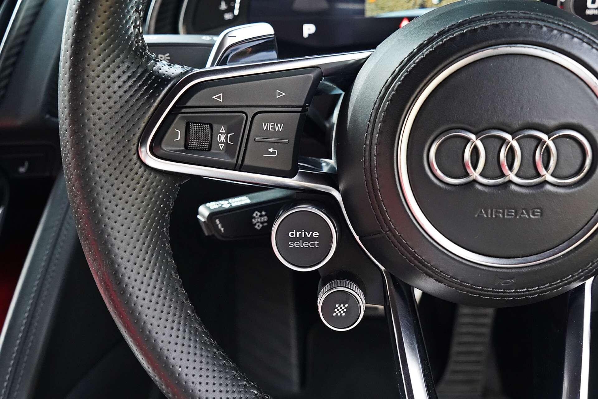 Audi R8 view 32