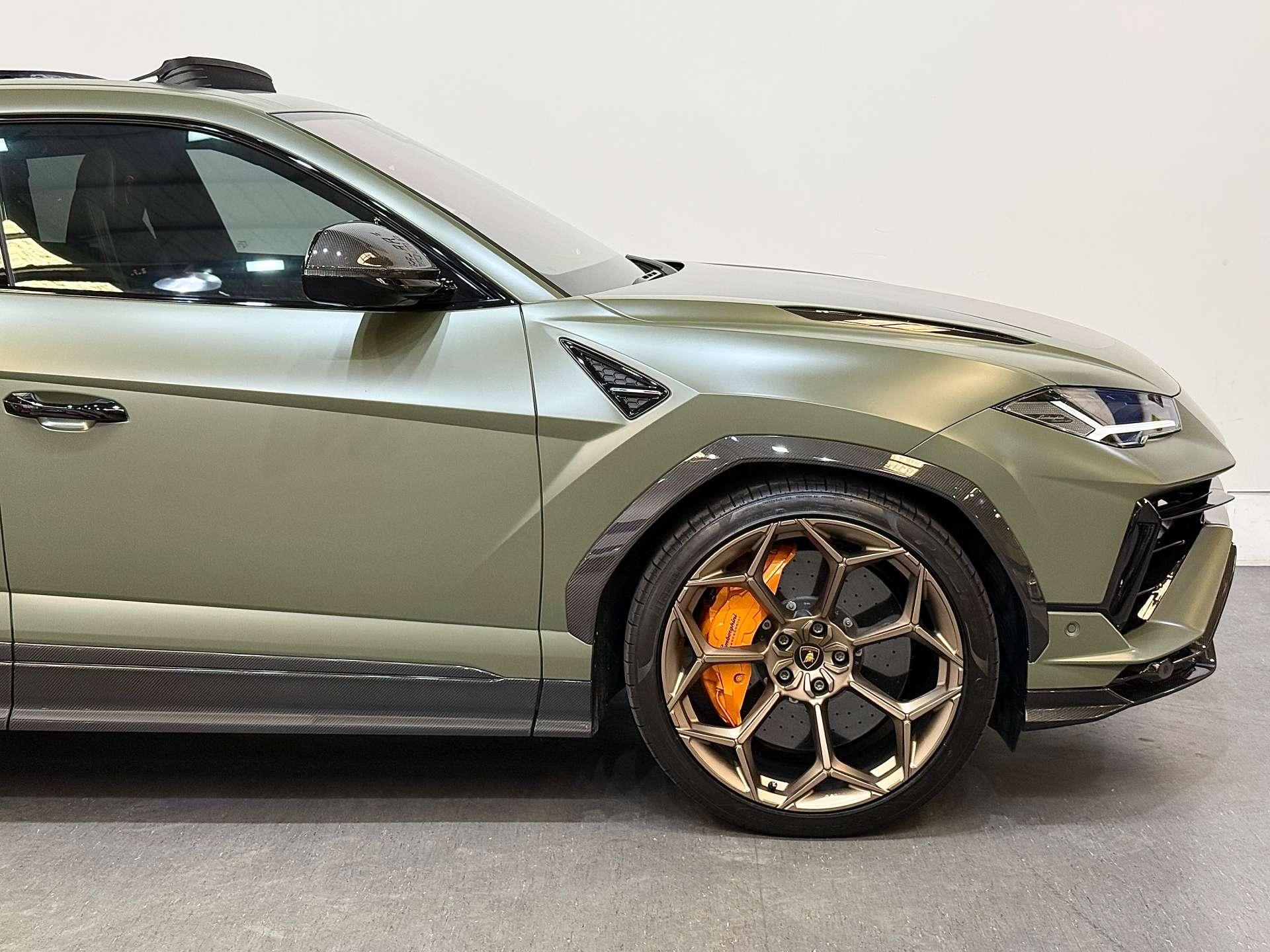 Lamborghini Urus view 22