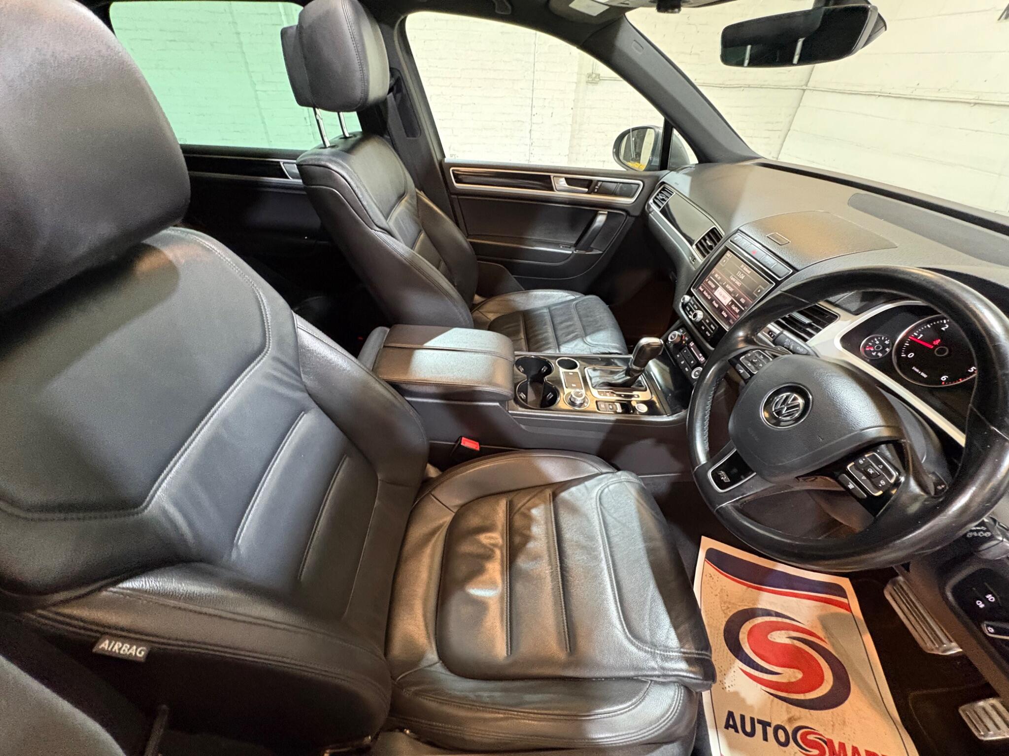Volkswagen Touareg view 36