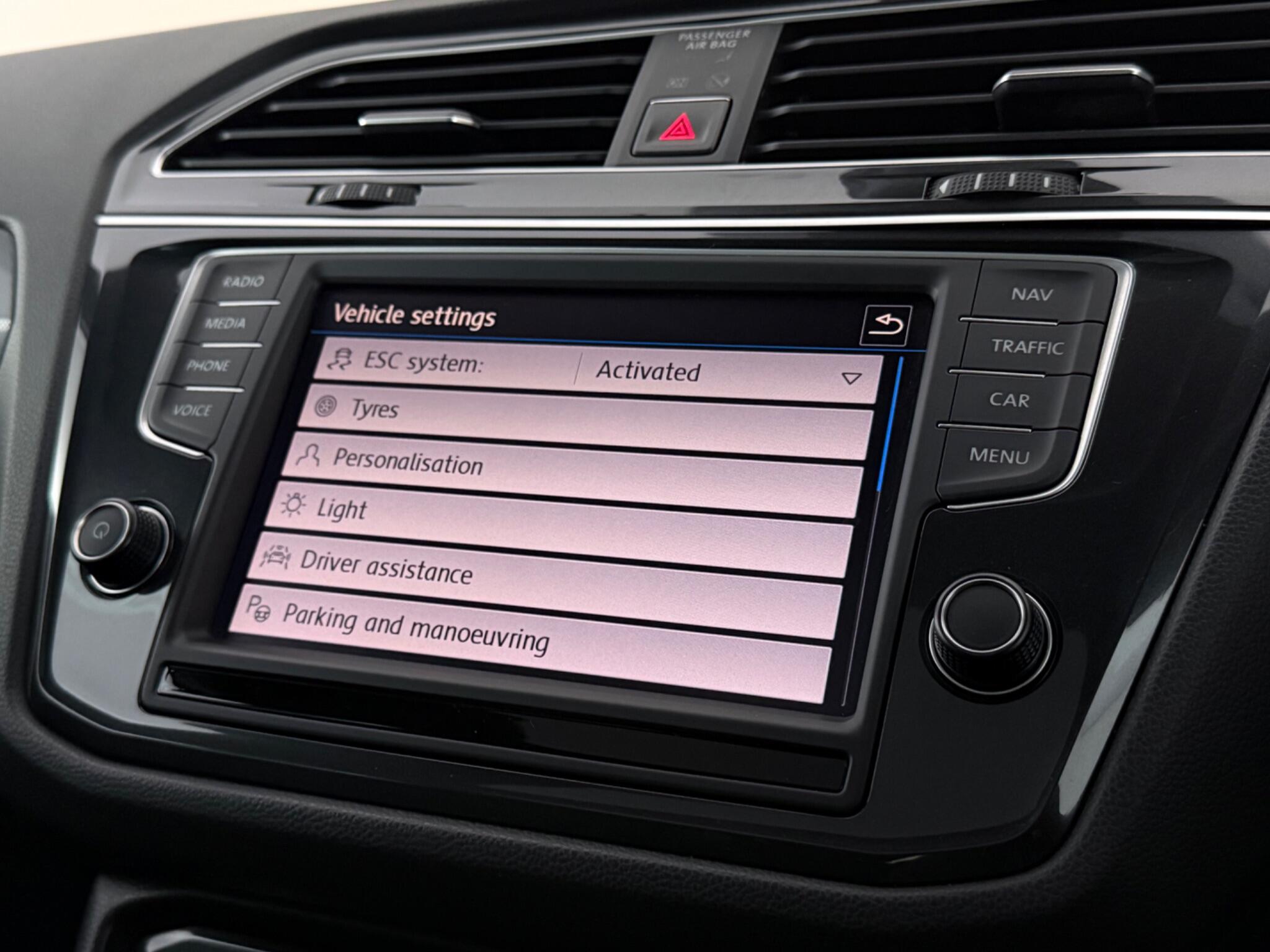 Volkswagen Tiguan view 23