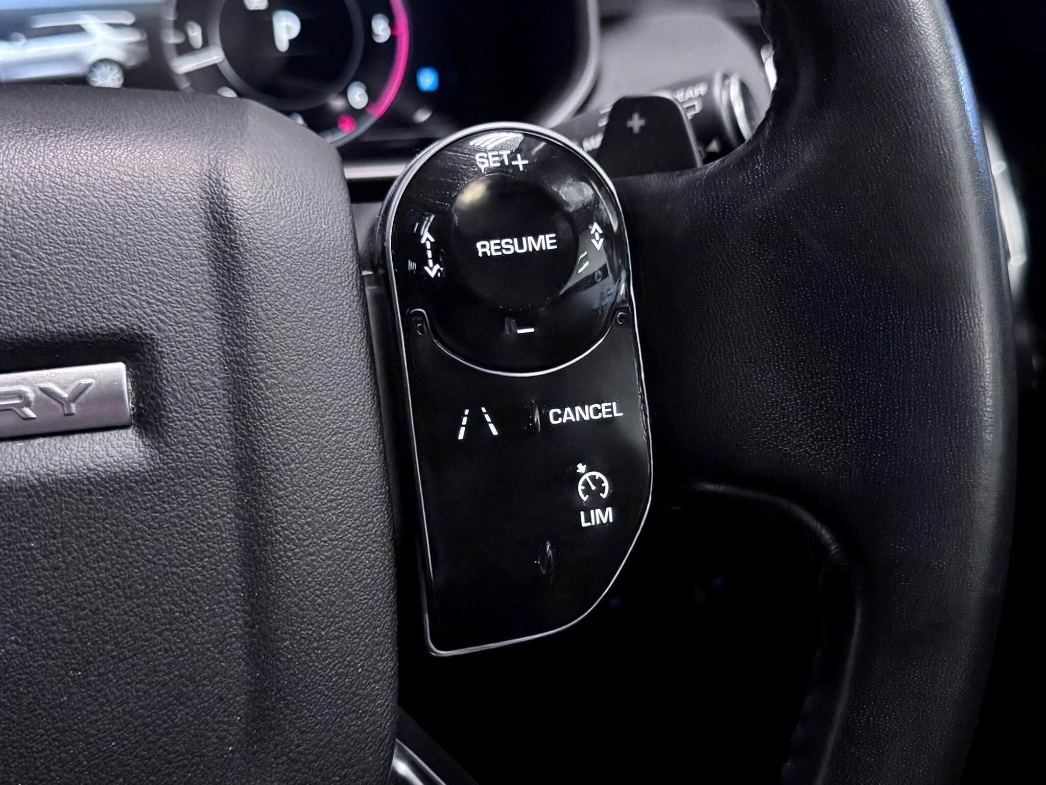 Land Rover Discovery view 44