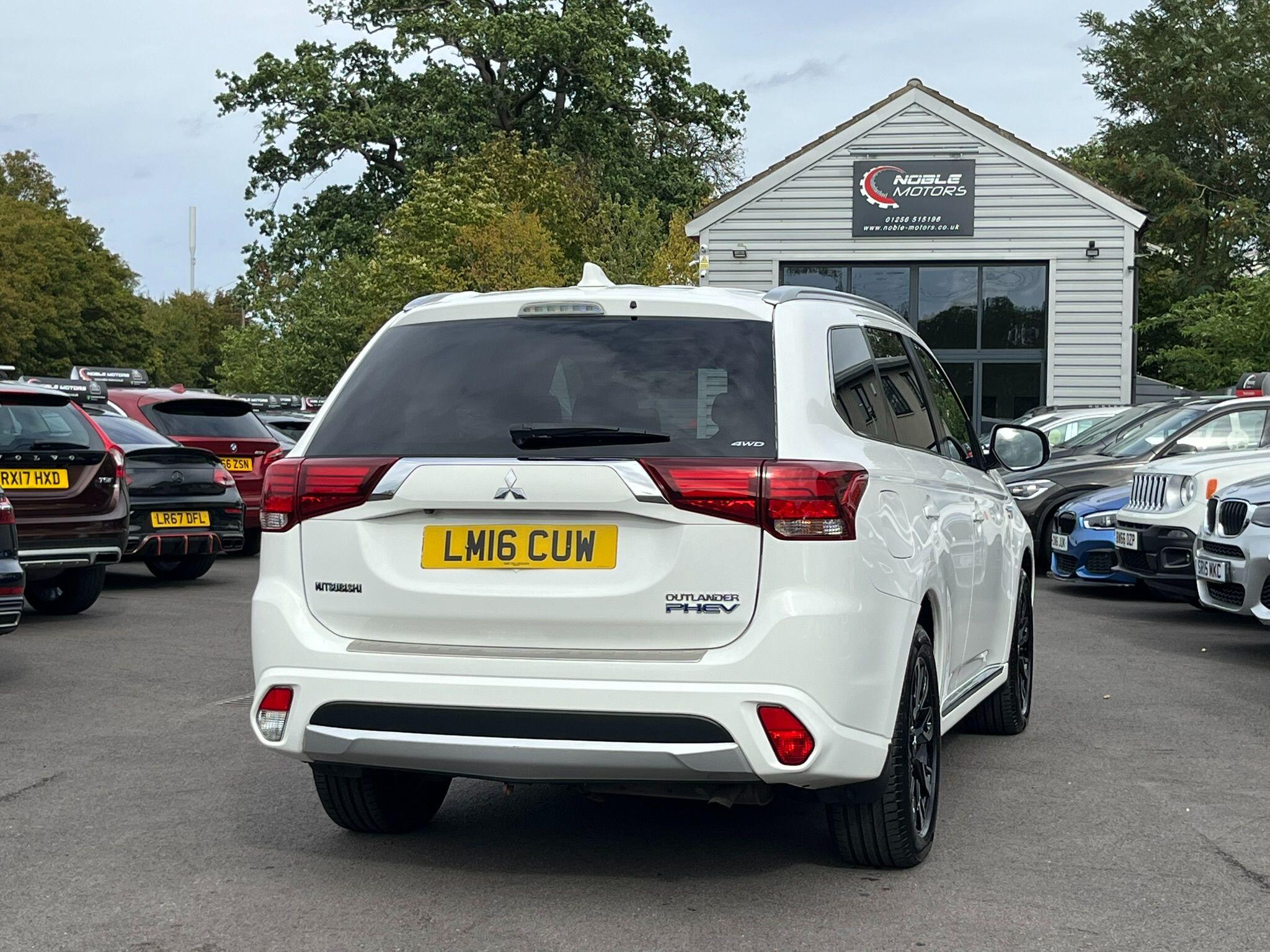 Mitsubishi Outlander view 7
