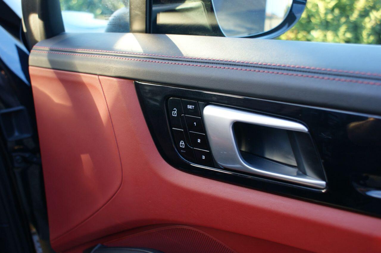 Porsche Cayenne view 44