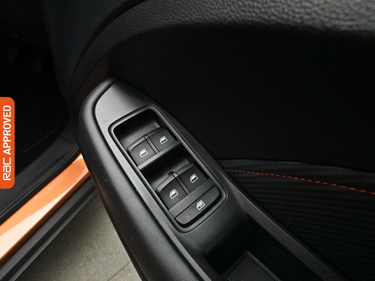 MG ZS view 24