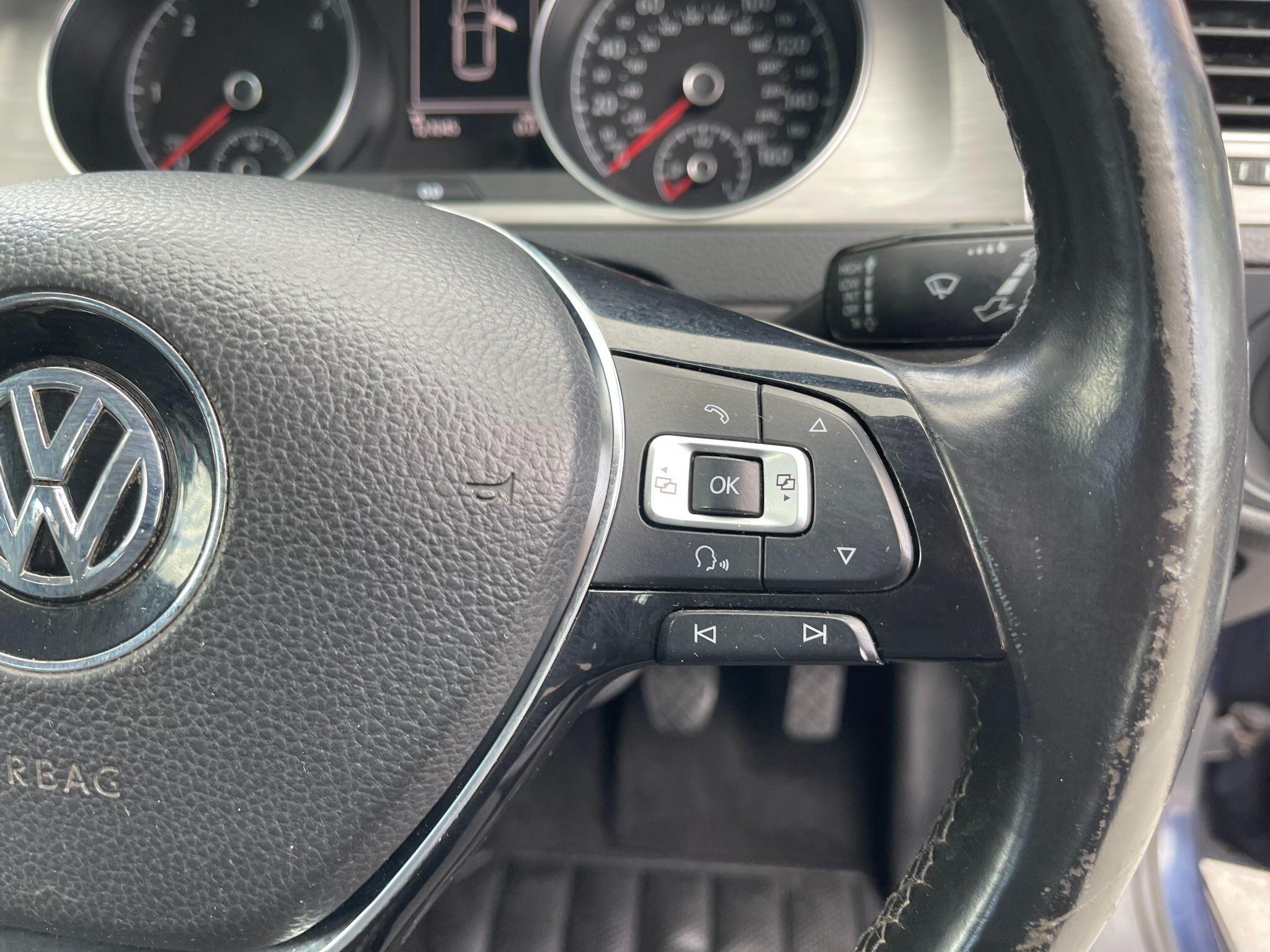 Volkswagen Golf view 26
