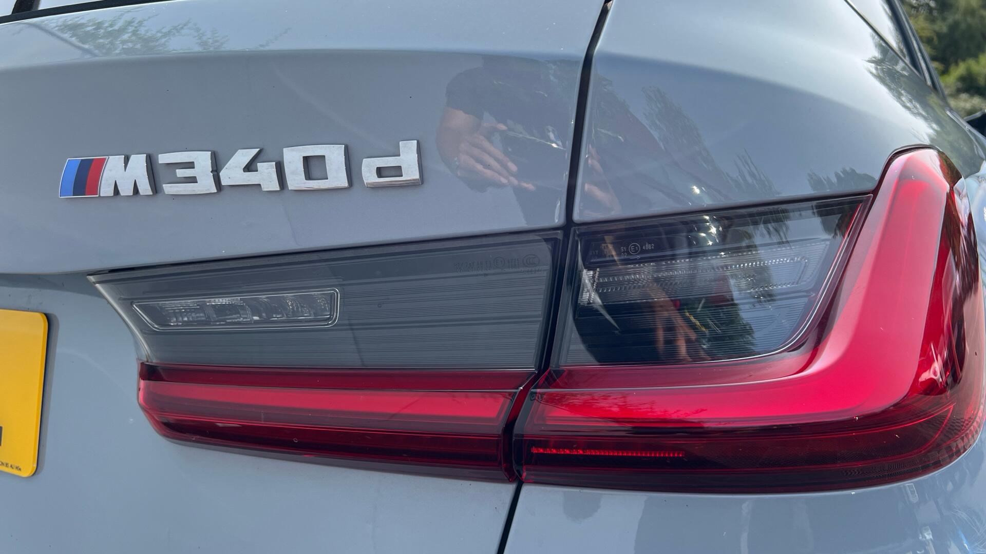 BMW 3 Series view 25