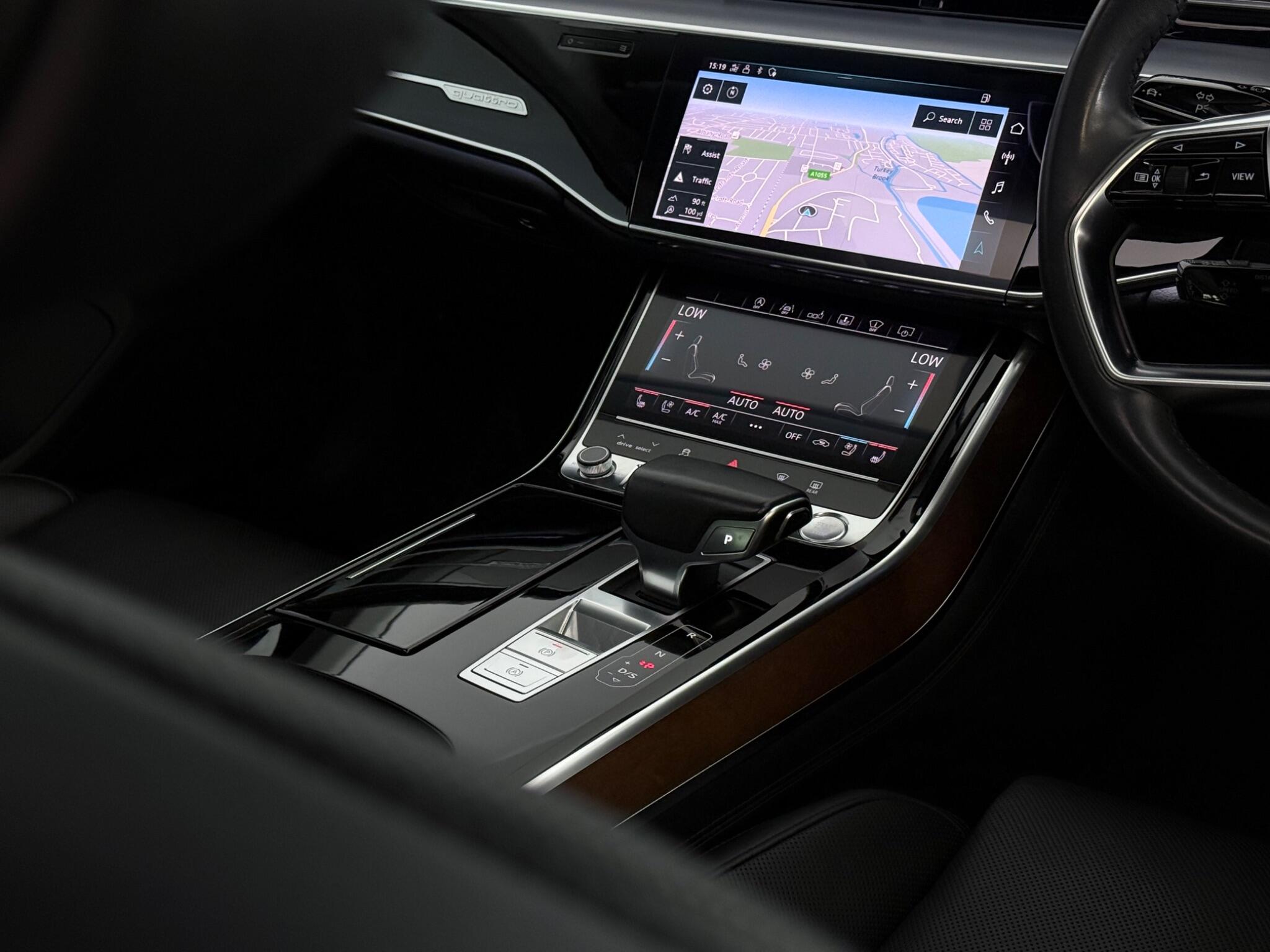 Audi A8 view 34
