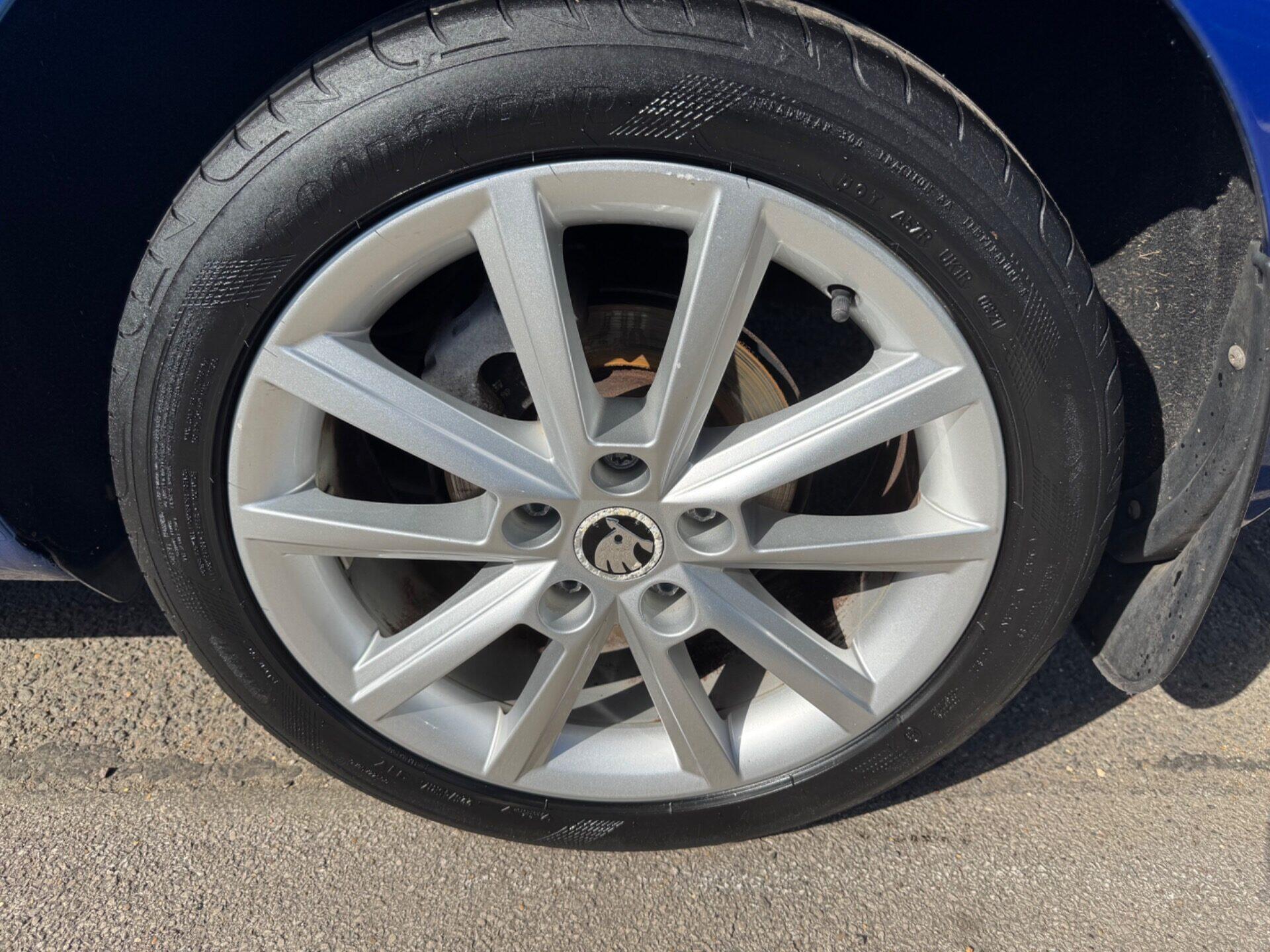 Skoda Octavia view 30