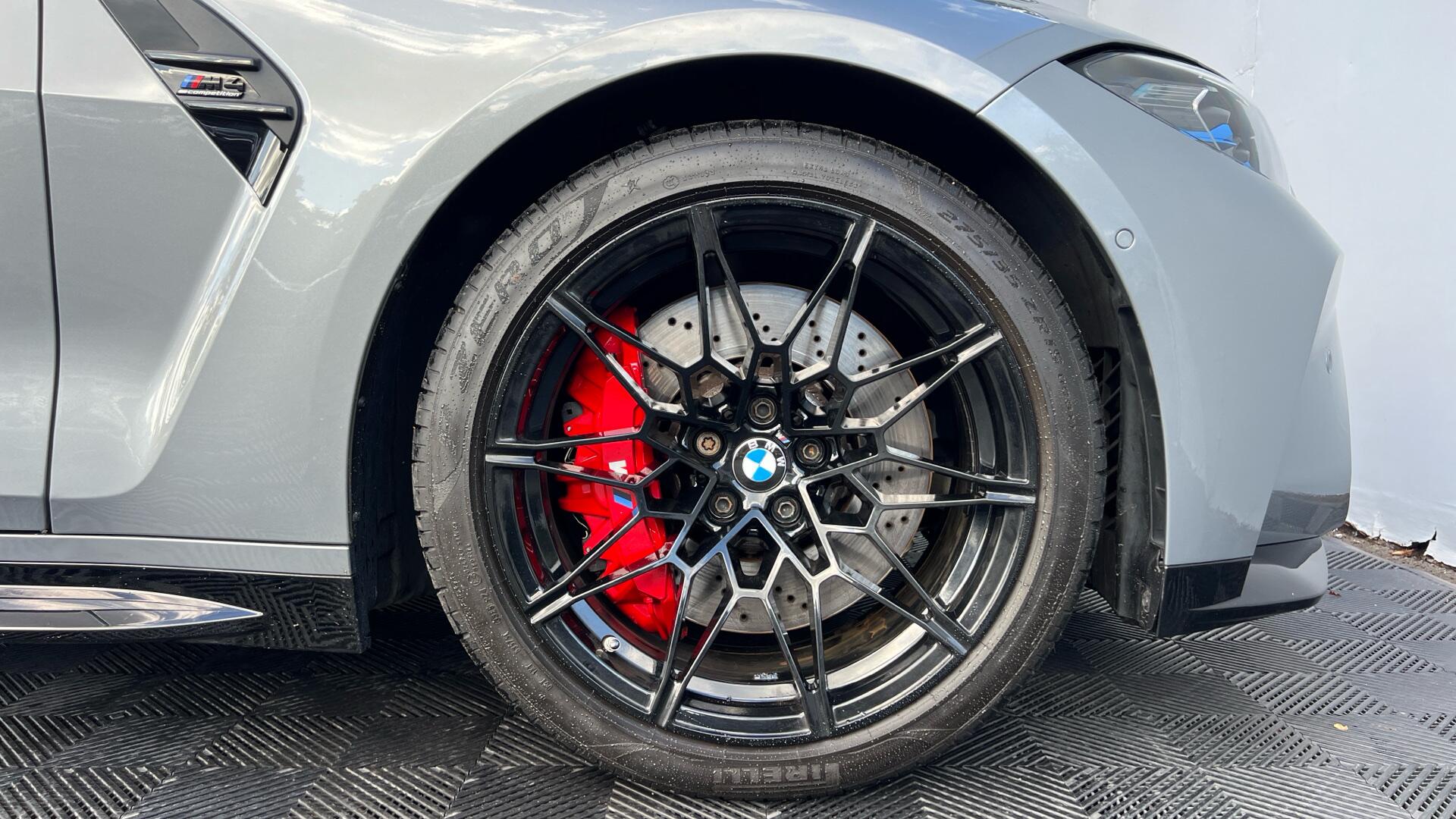 BMW M4 view 14