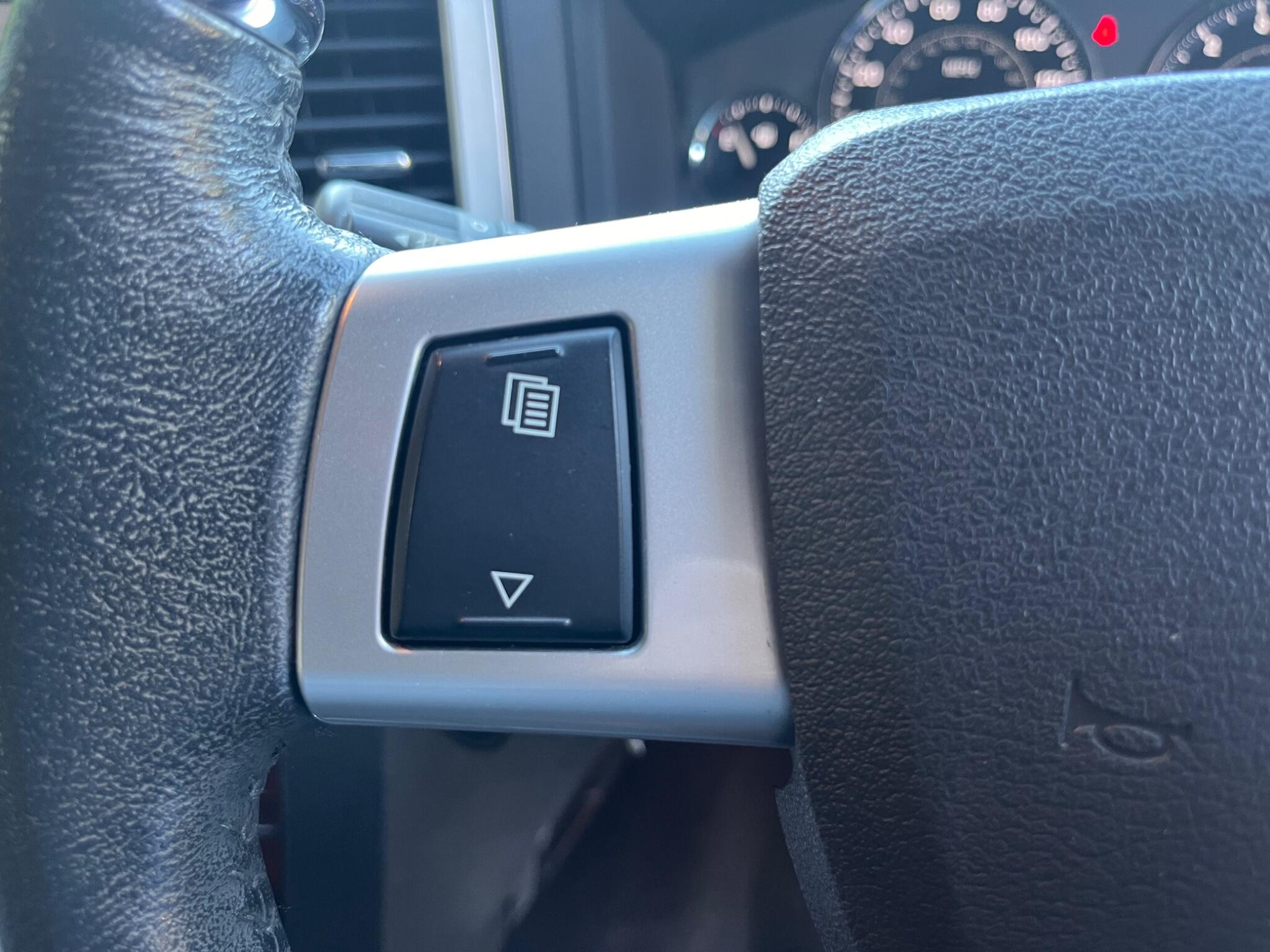 Jeep Grand Cherokee view 27