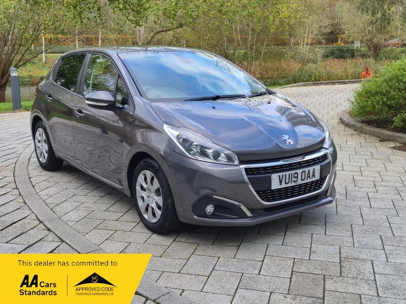2019 Peugeot 208 1.2 PureTech Signature Euro 6 (s/s) 5dr • 53,000 miles image 1
