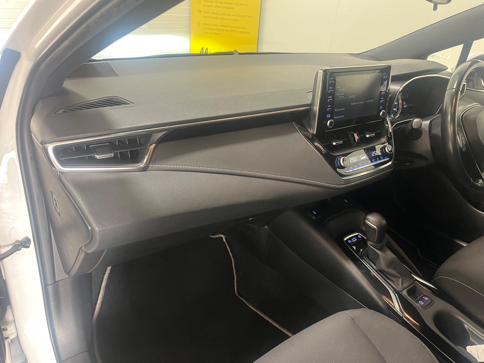 2020 Toyota Corolla 1.8 VVT-h Icon CVT Euro 6 (s/s) 5dr • 57,988 miles image 34